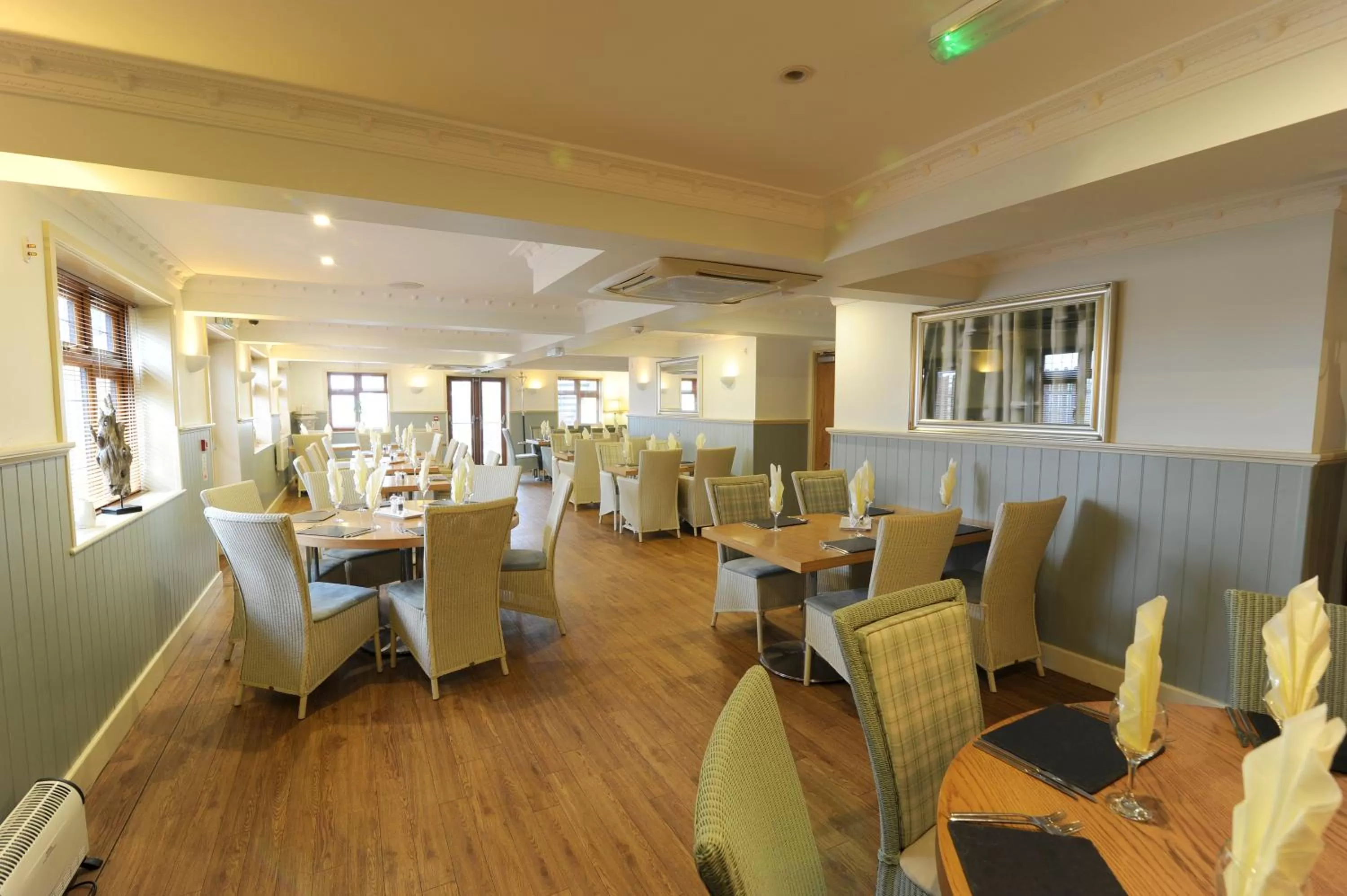 Restaurant/places to eat in The Elm Tree Inn