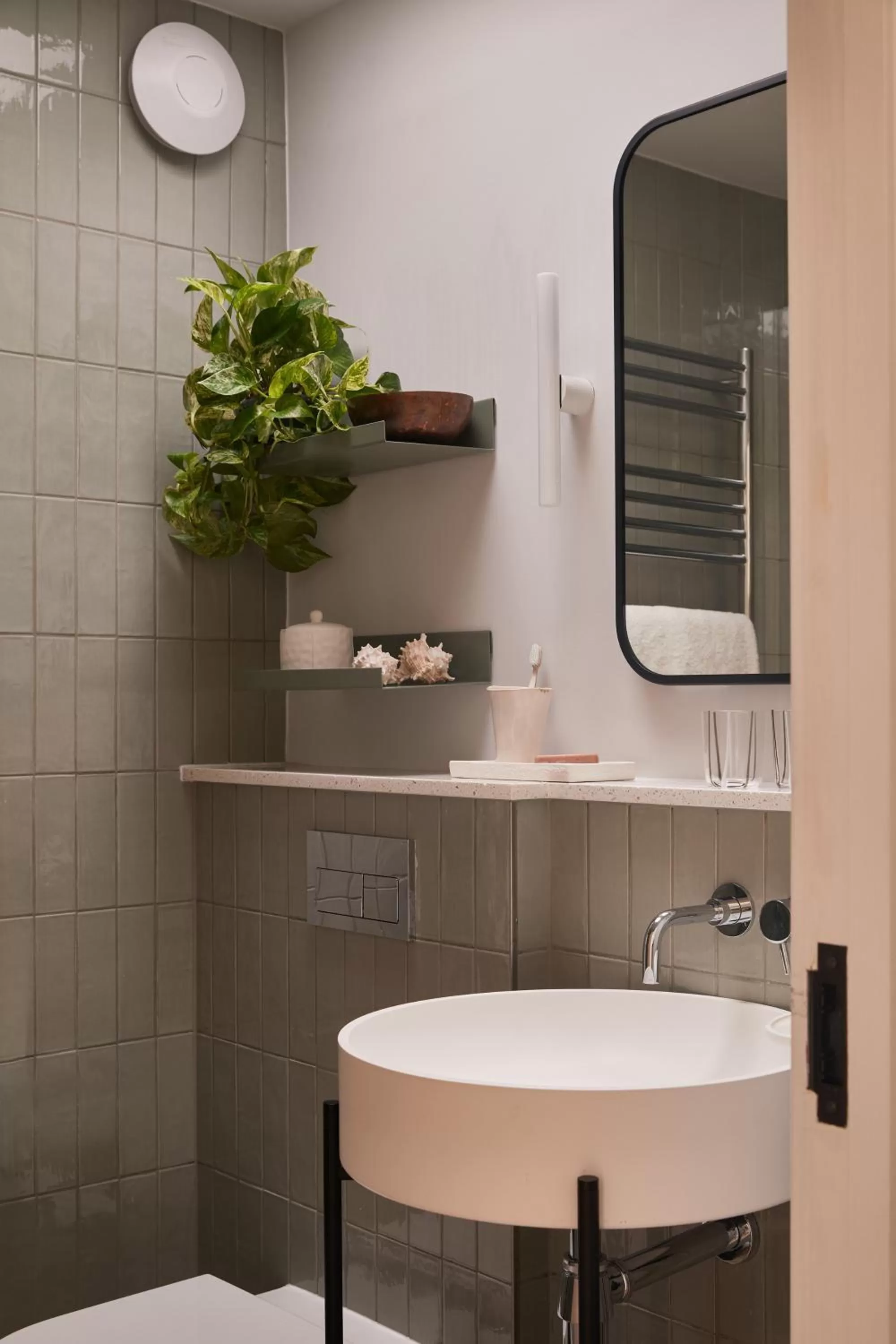 Bathroom in Moonfleet Manor Hotel
