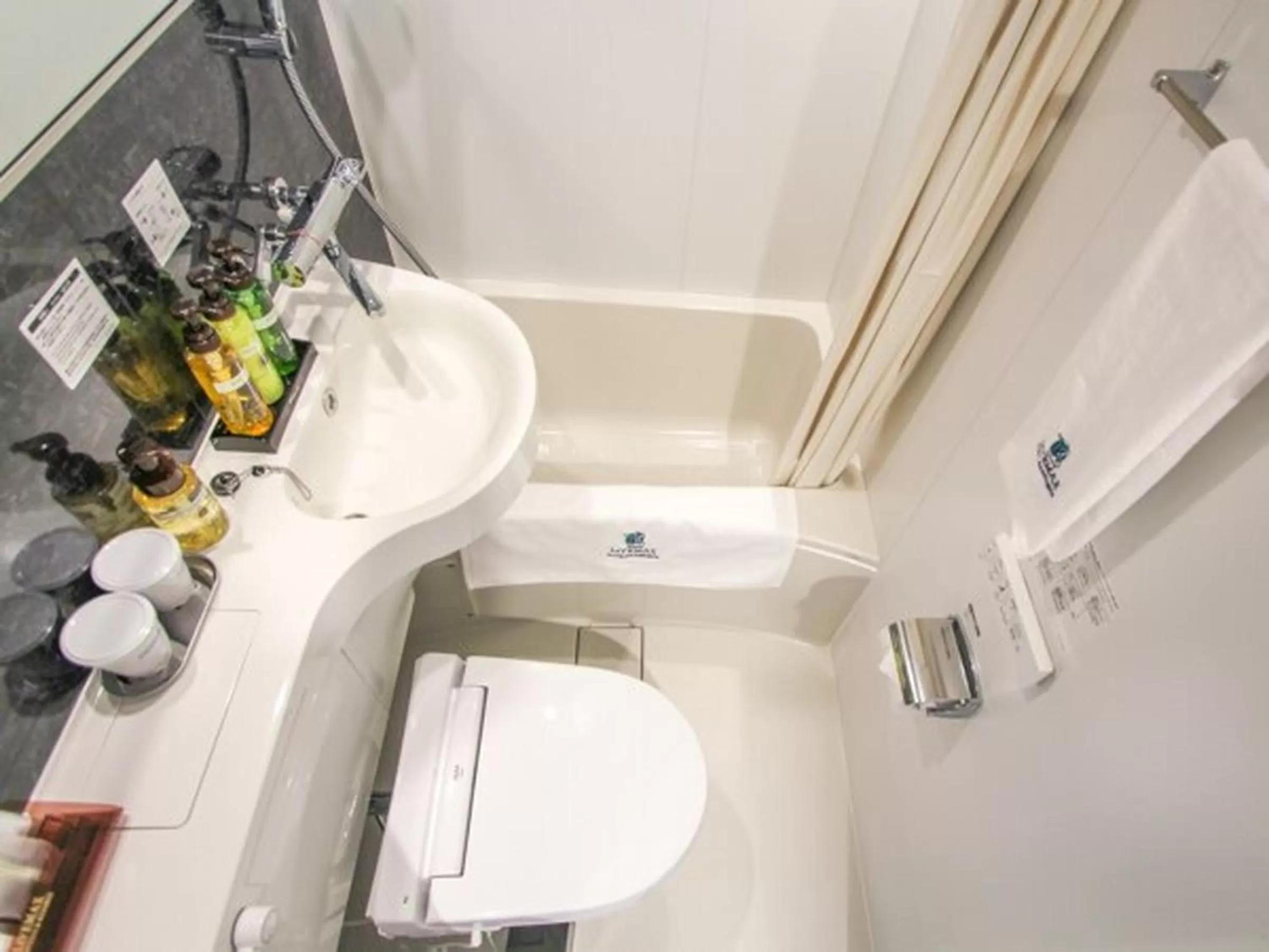 Bathroom in Hotel Livemax Osaka Kadoma