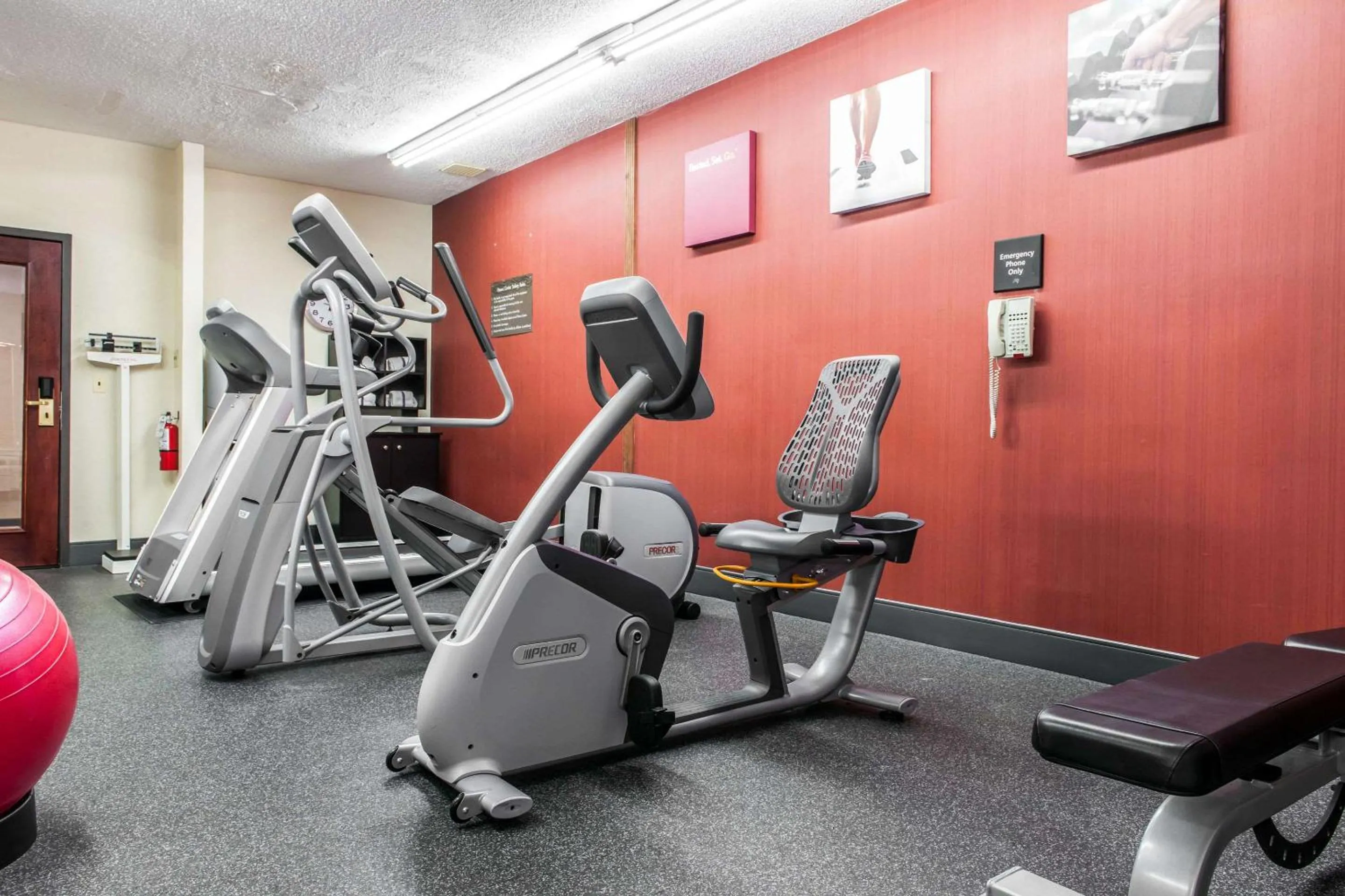 Fitness centre/facilities in Comfort Inn Blue Ash North