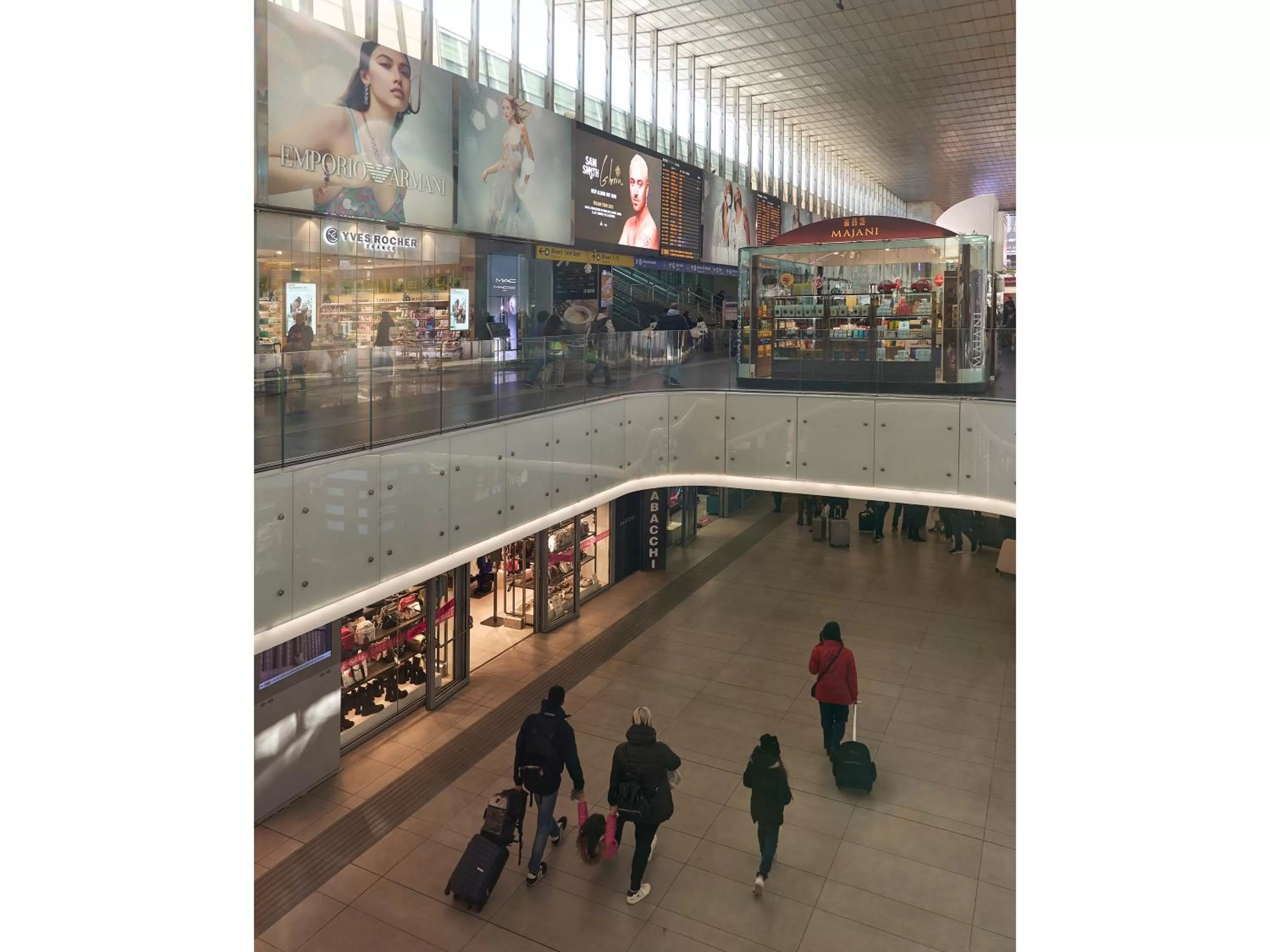 Property building in Golden Tulip Rome Piram