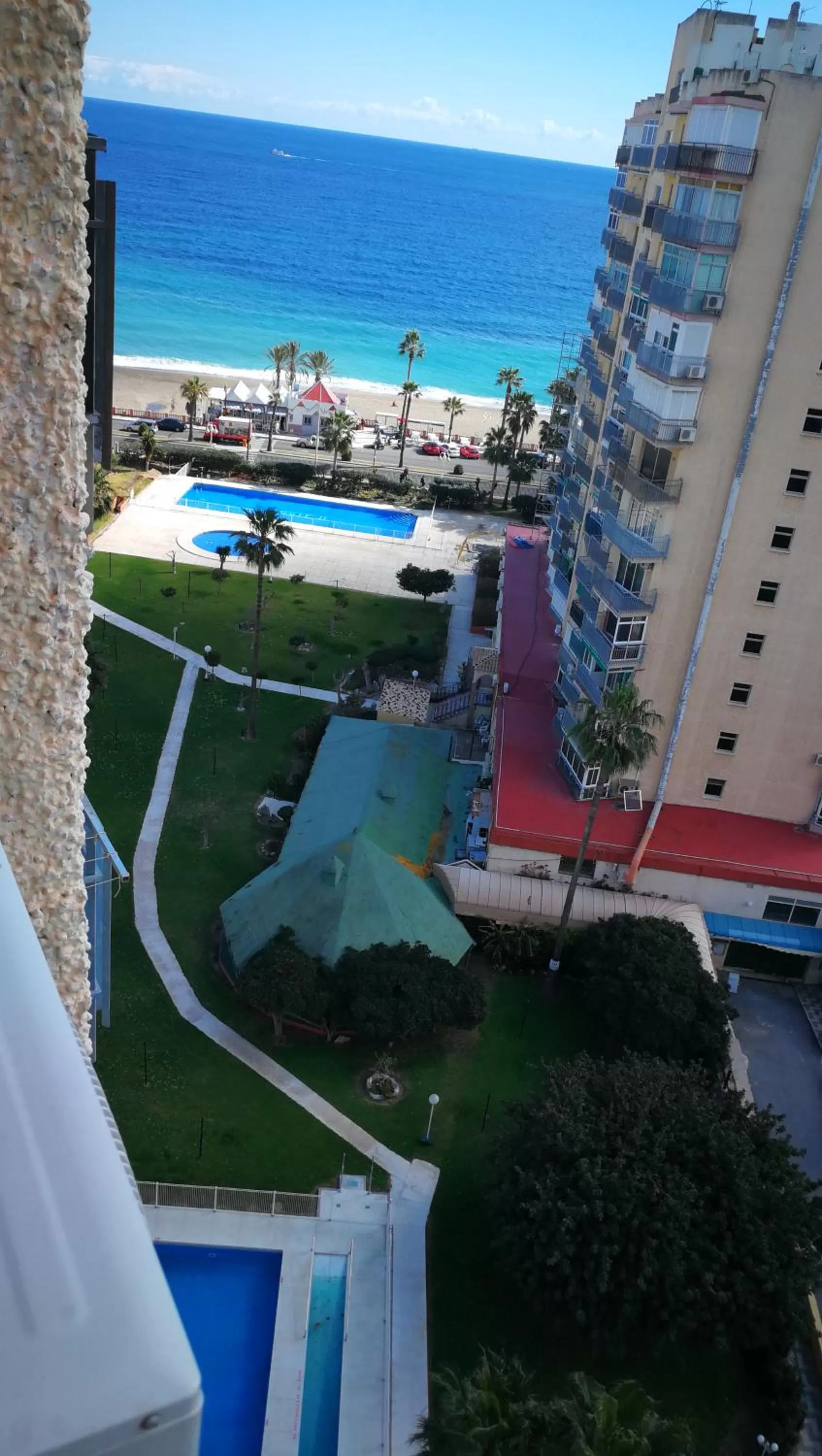 Property building, Pool View in Benalmadena ,apartamento-Estudio primera Línea de Playa