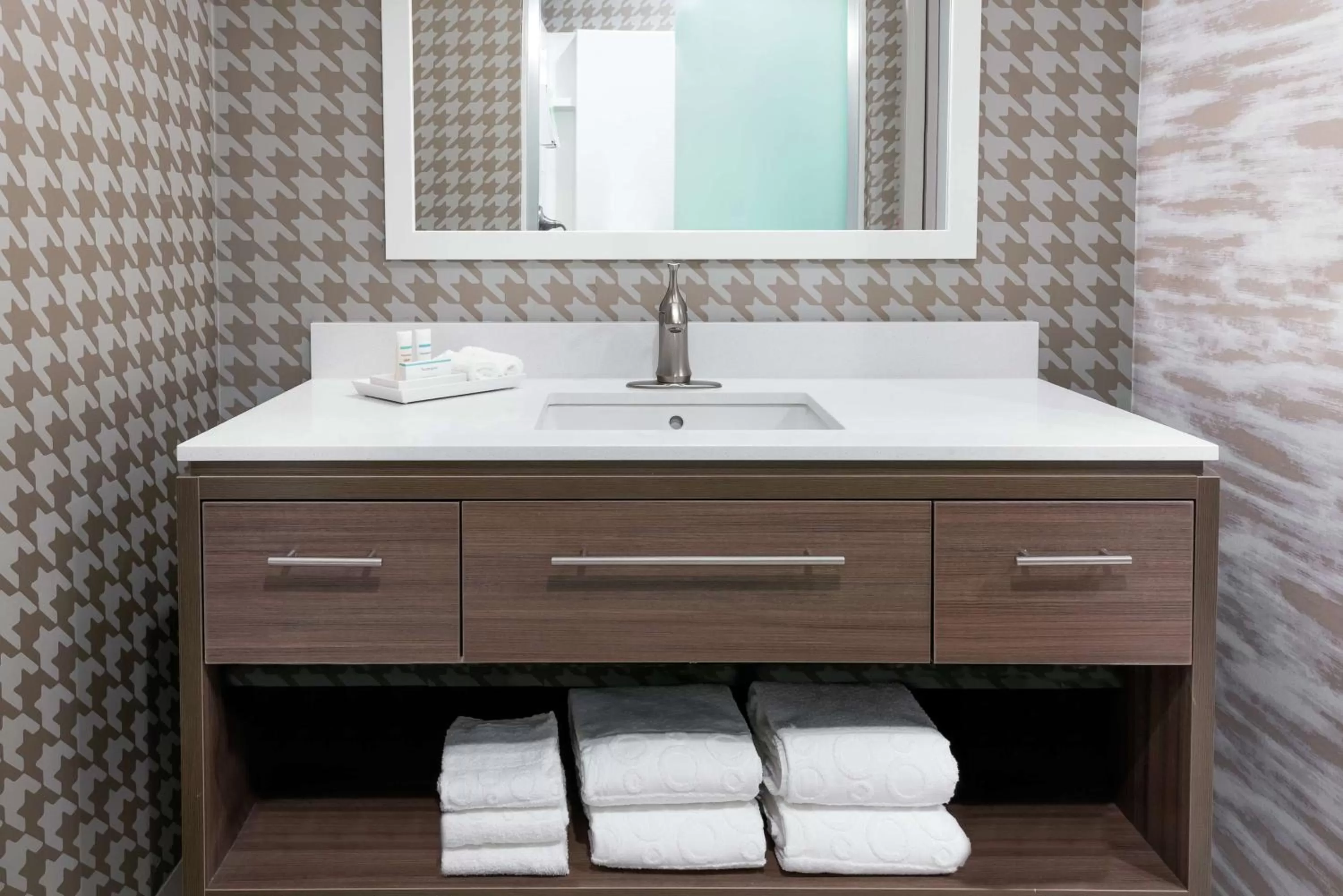 Bathroom in Home2 Suites By Hilton Orlando Near UCF