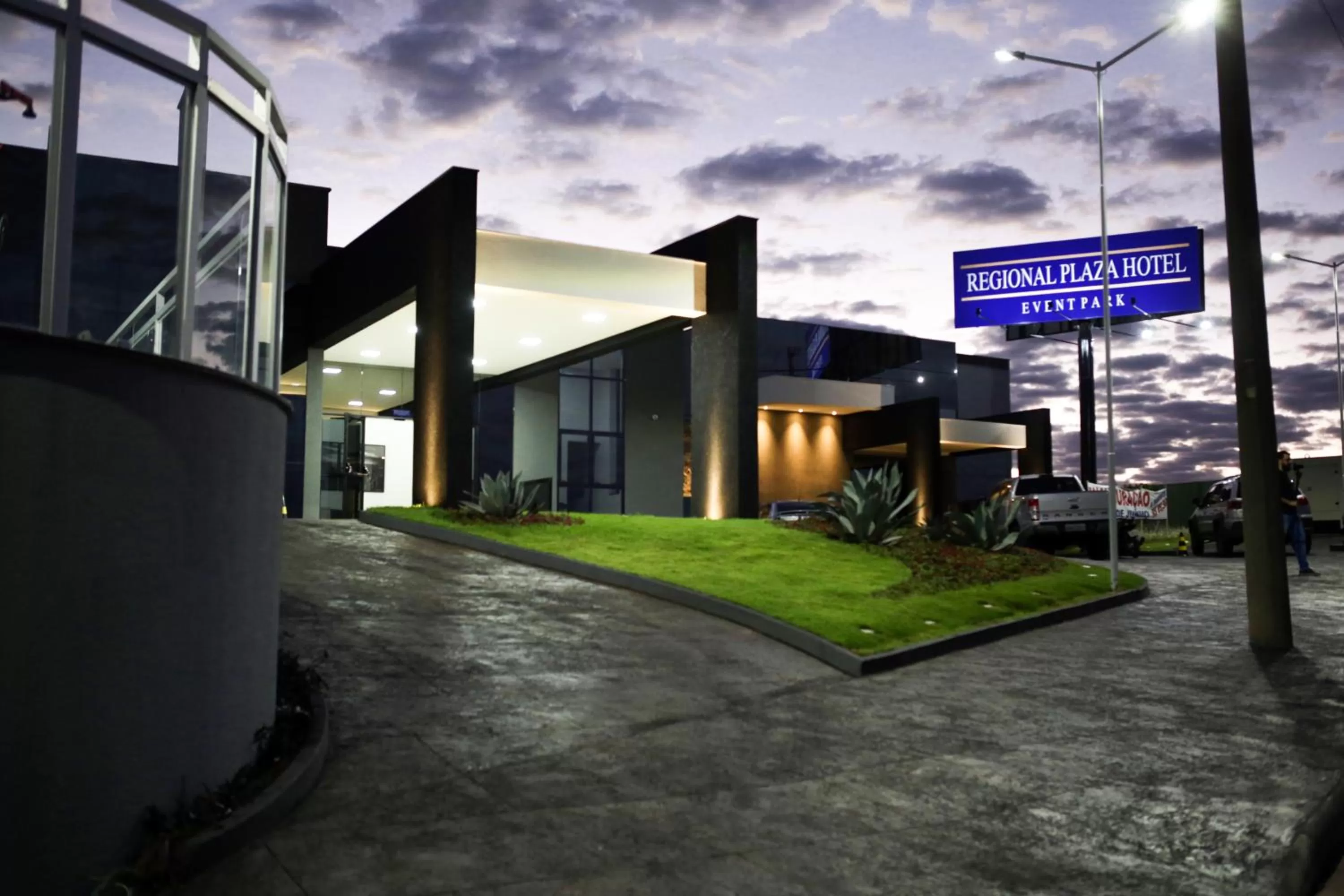 Facade/entrance in Regional Plaza Hotel Event Park