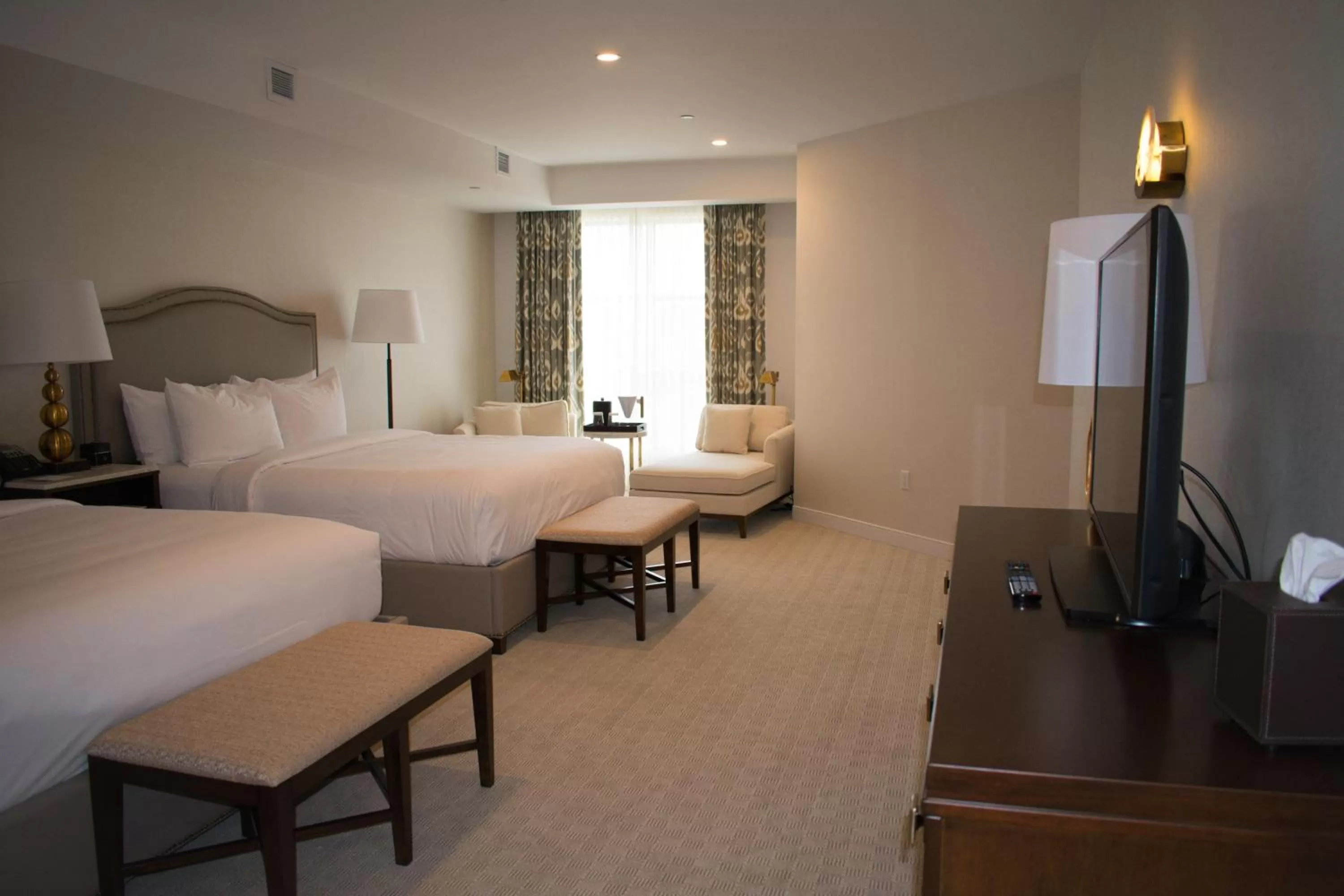 Photo of the whole room, Bed in YO1 Longevity & Health Resorts, Catskills