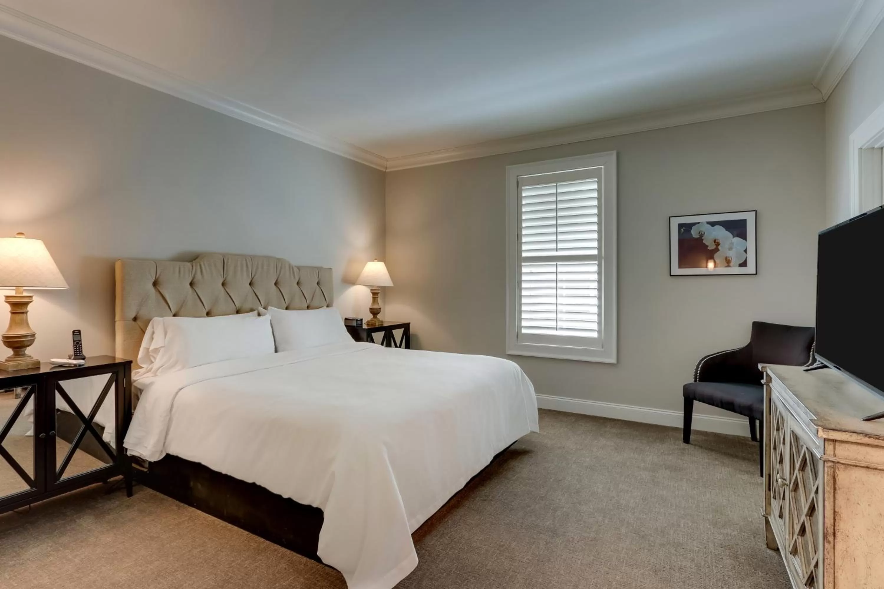 Bedroom, Bed in The Mantissa Hotel