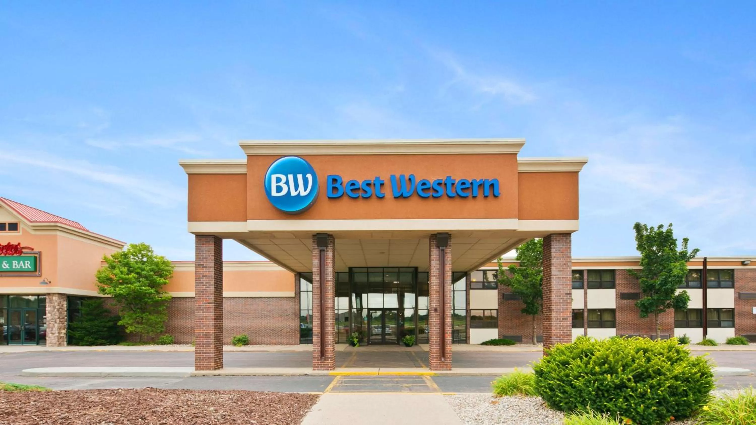 Property building in Best Western Kelly Inn - Yankton