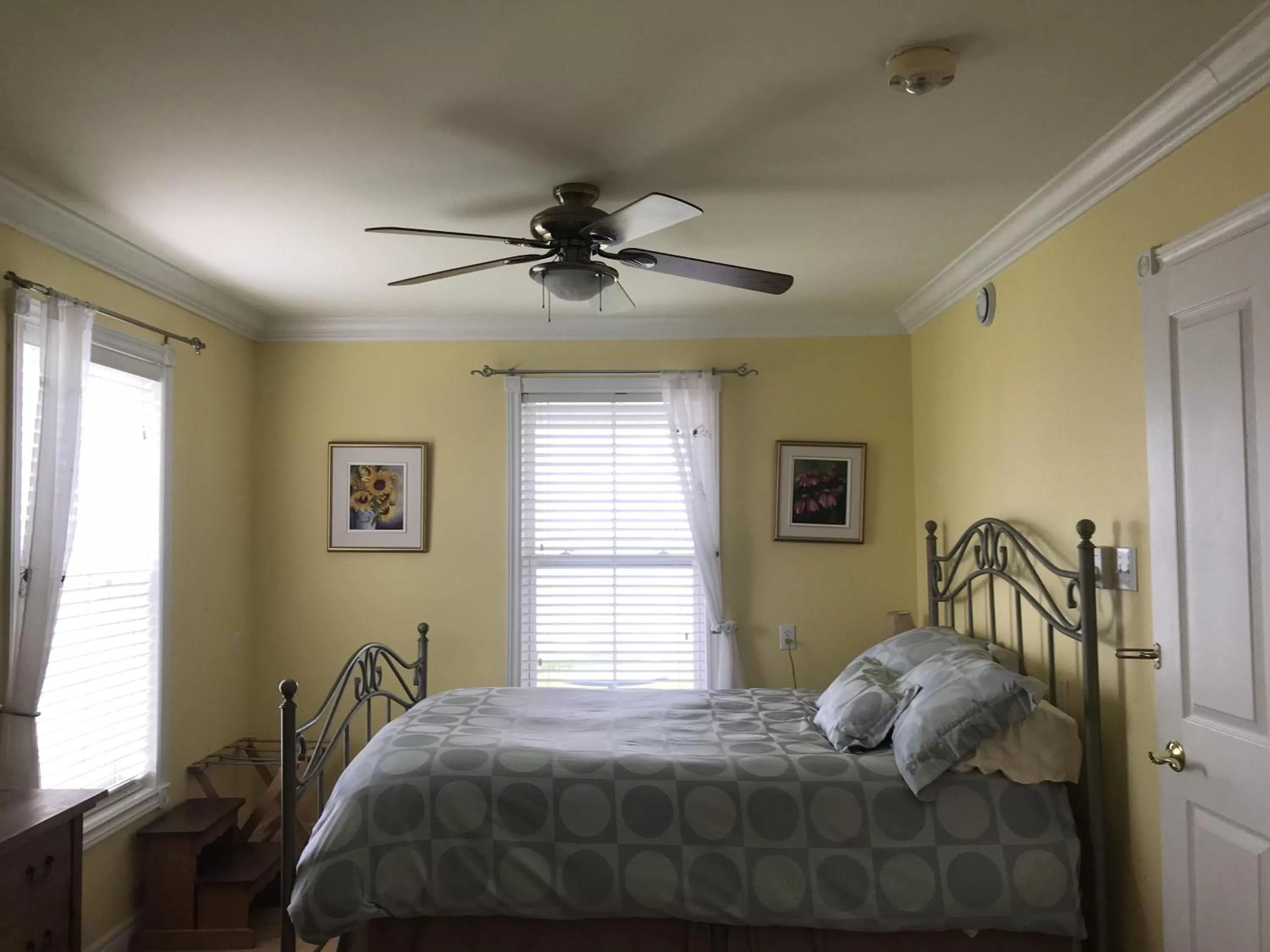 Bedroom, Bed in Cresthaven By the Sea