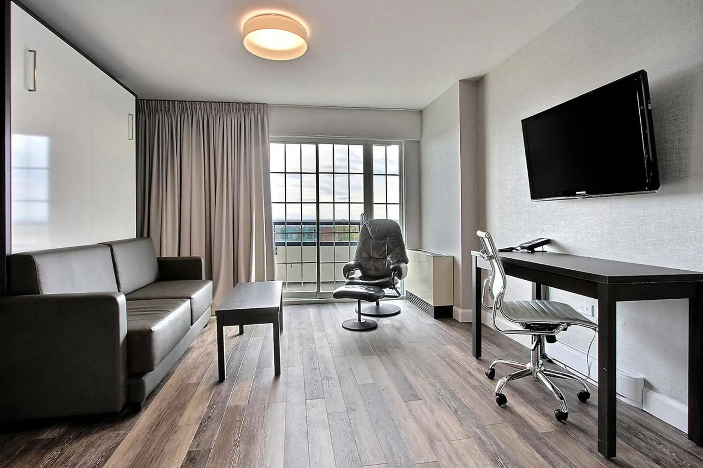 Queen Suite in Hotel Classique Queen Suite in Hotel Classique