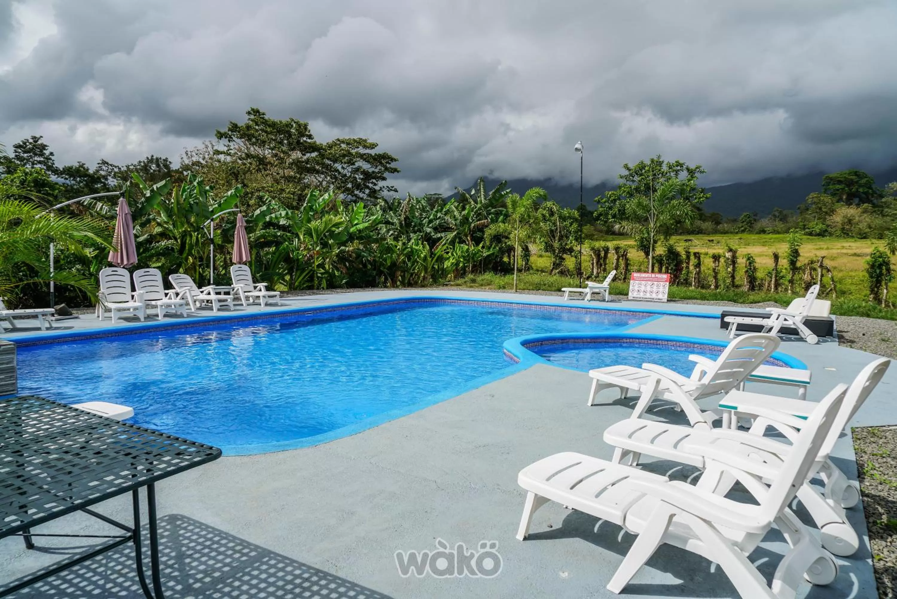 Swimming pool in Campos Arenal Hotel