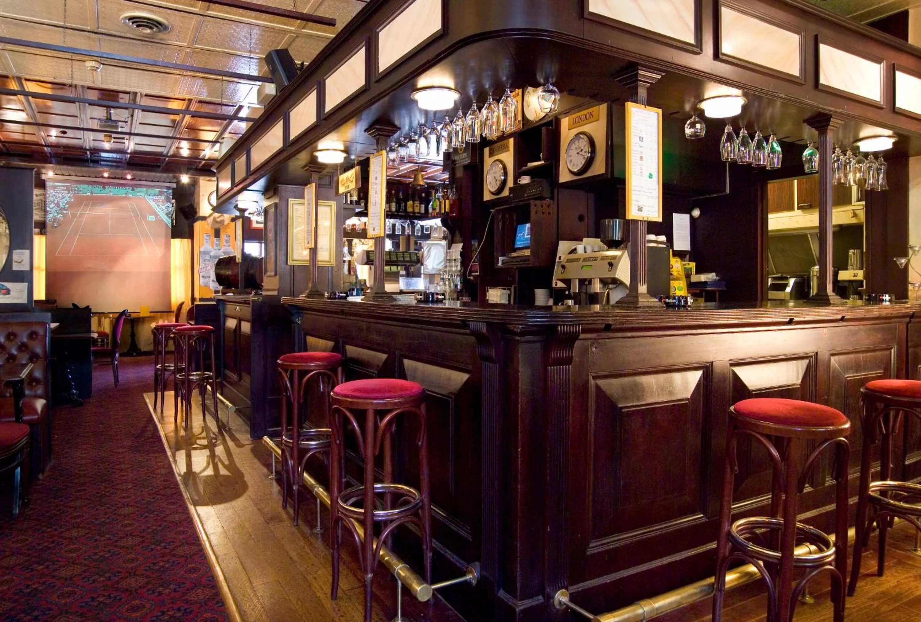 Lounge or bar in Hôtel Astoria