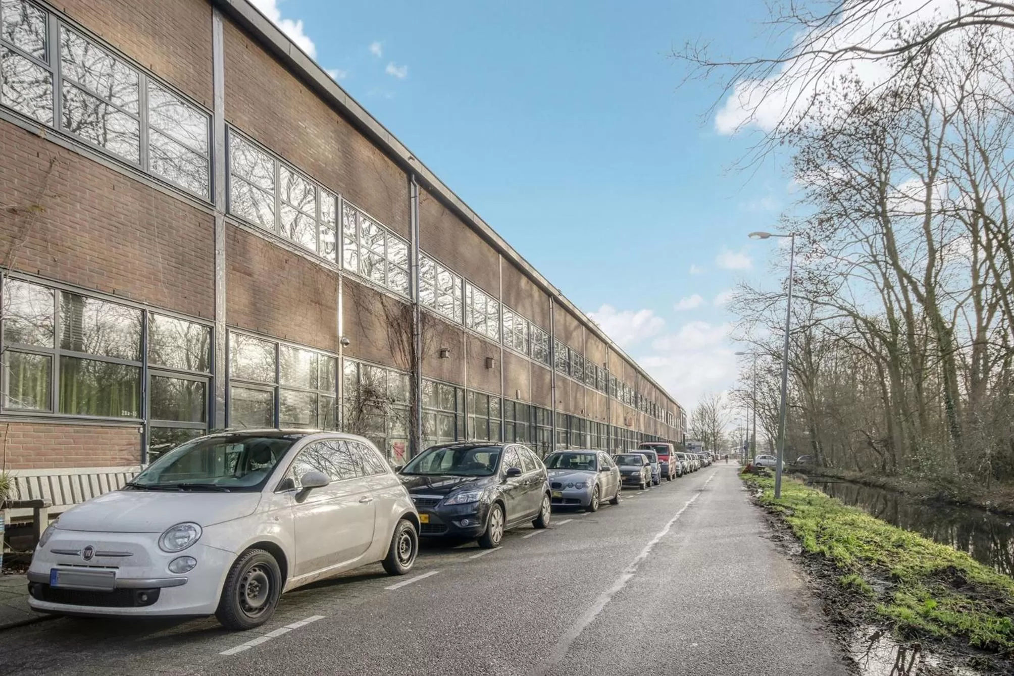 Property Building in Private Studio - FREE PARKING