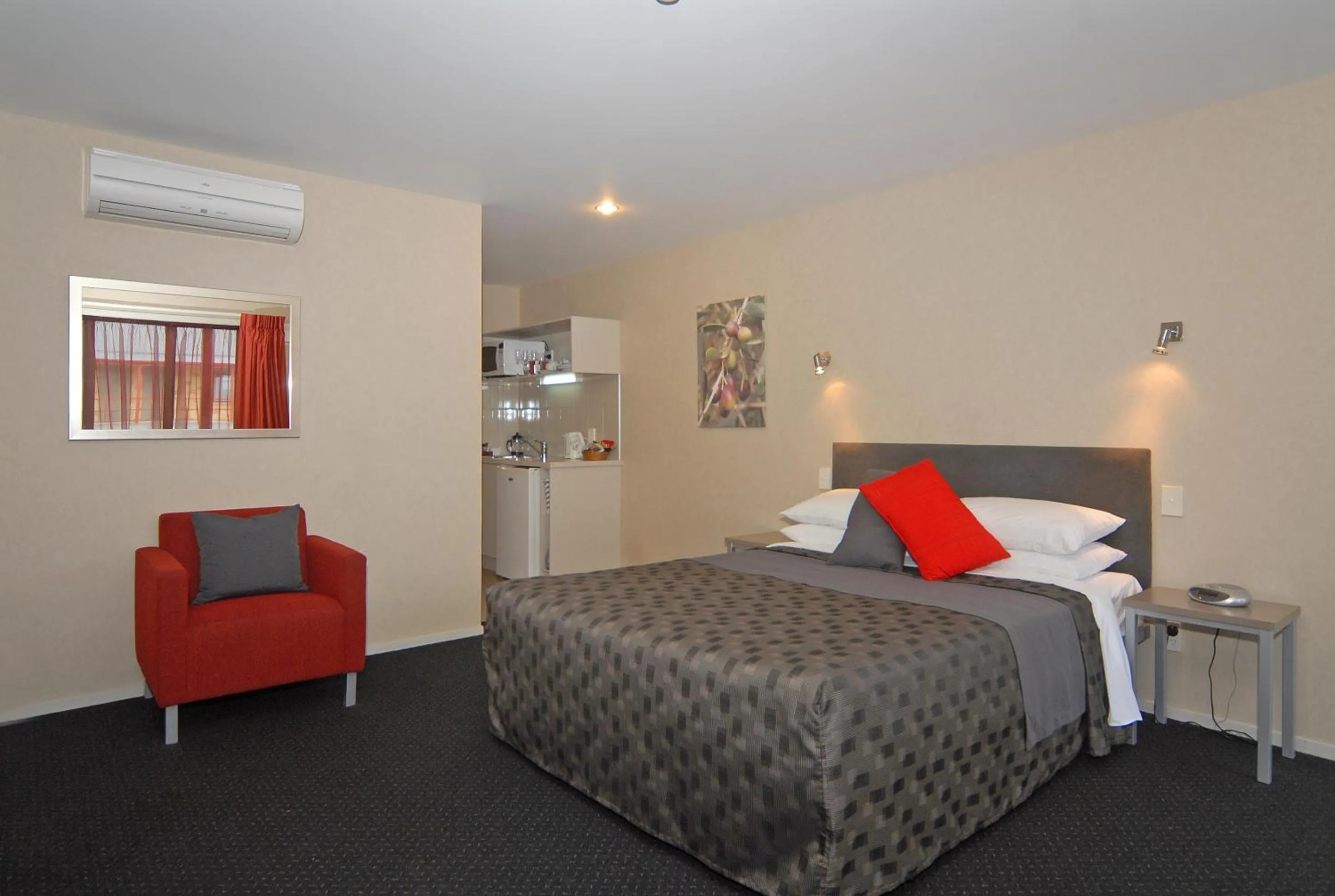 Photo of the whole room, Bed in Omahu Motor Lodge