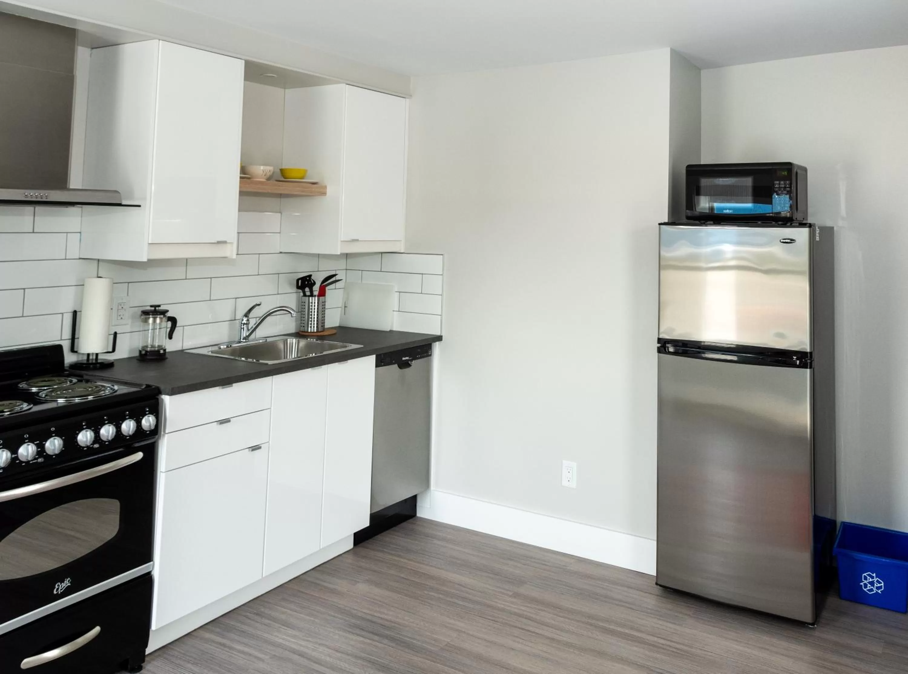 Kitchen or kitchenette in Morel Executive Suites