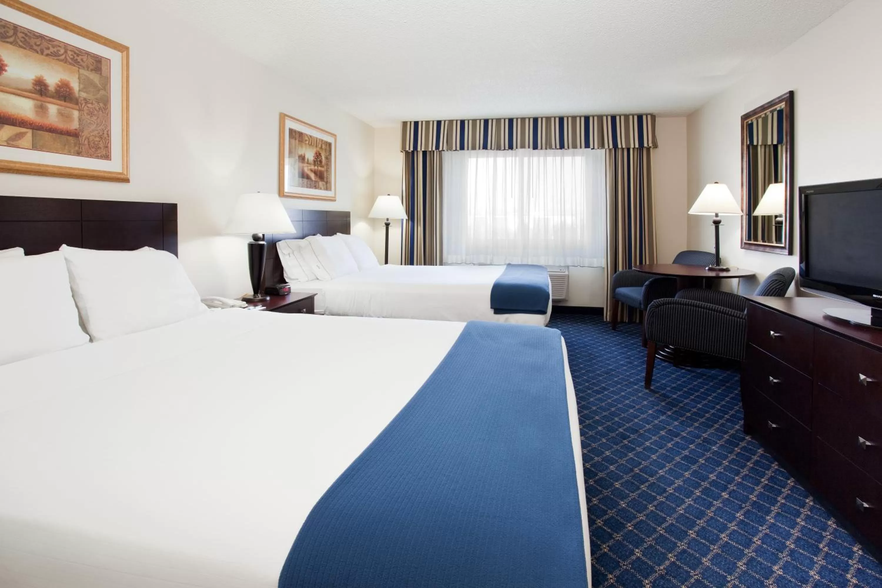 Photo of the whole room, Bed in Holiday Inn Express Hotel & Suites Torrington by IHG