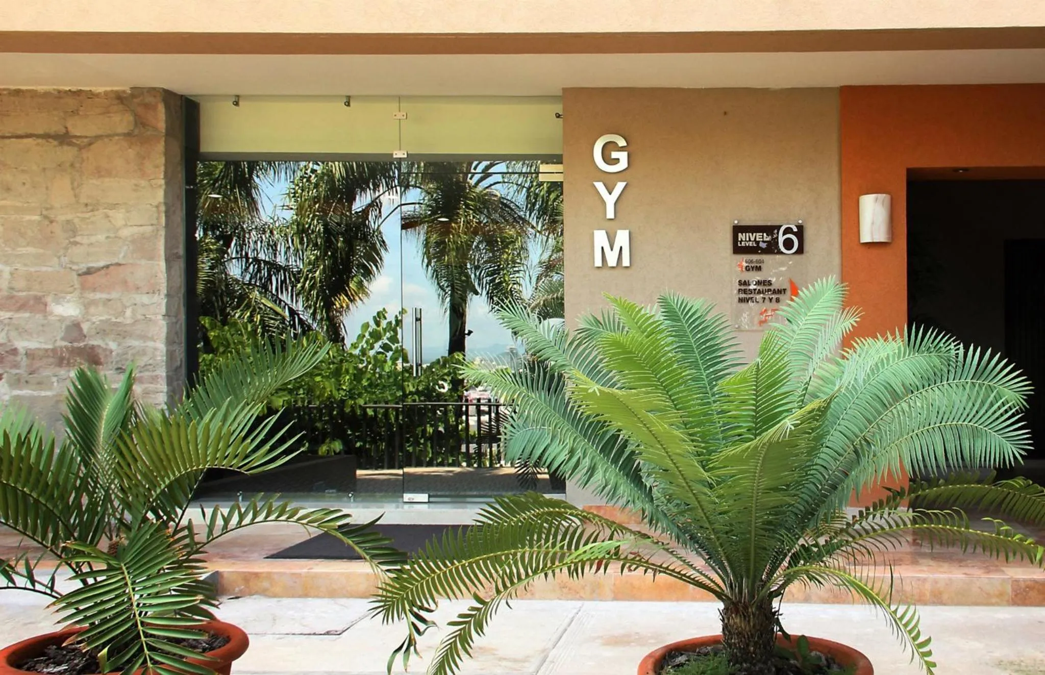 Facade/entrance in Hotel San Luis Lindavista