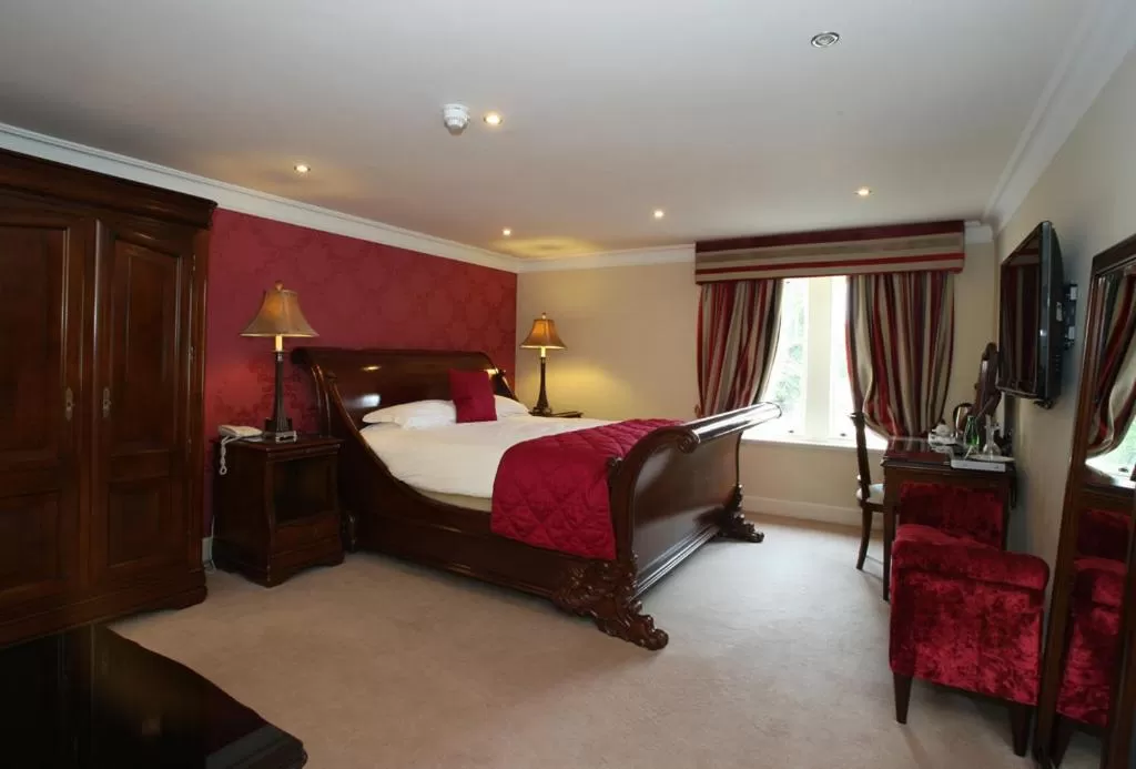 Bed in Mansion House Hotel