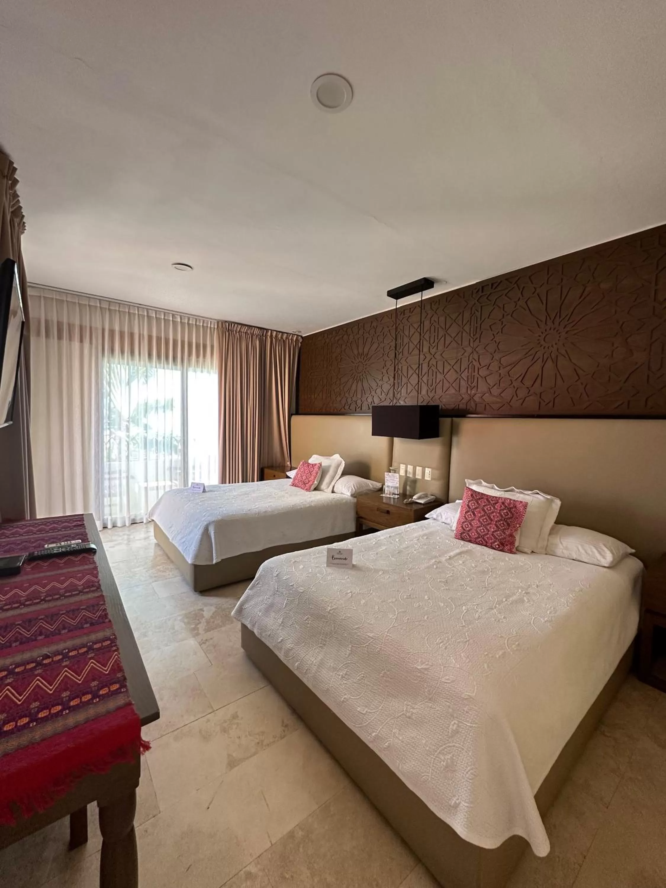 Bed in Hotel Lindo Ajijic Bed & Breakfast