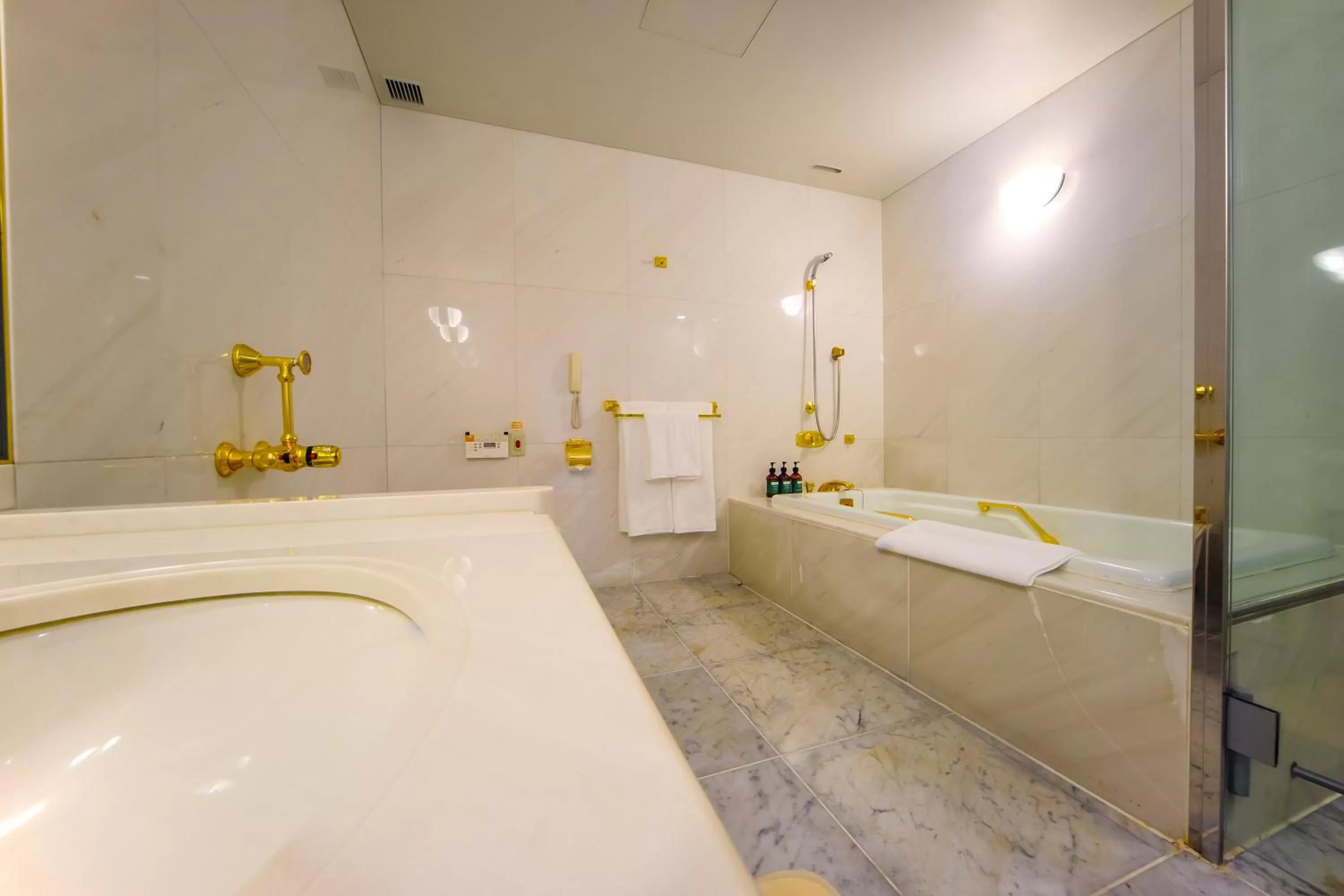 Bath in ANA Crowne Plaza Kobe by IHG