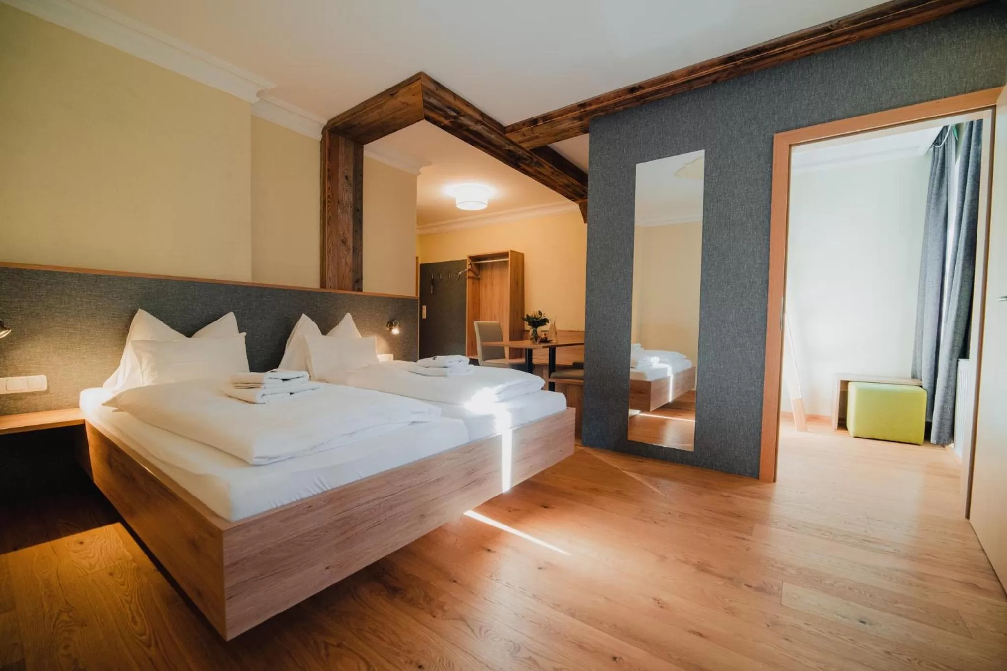 Bed in Hotel Restaurant DAS RÖSSL