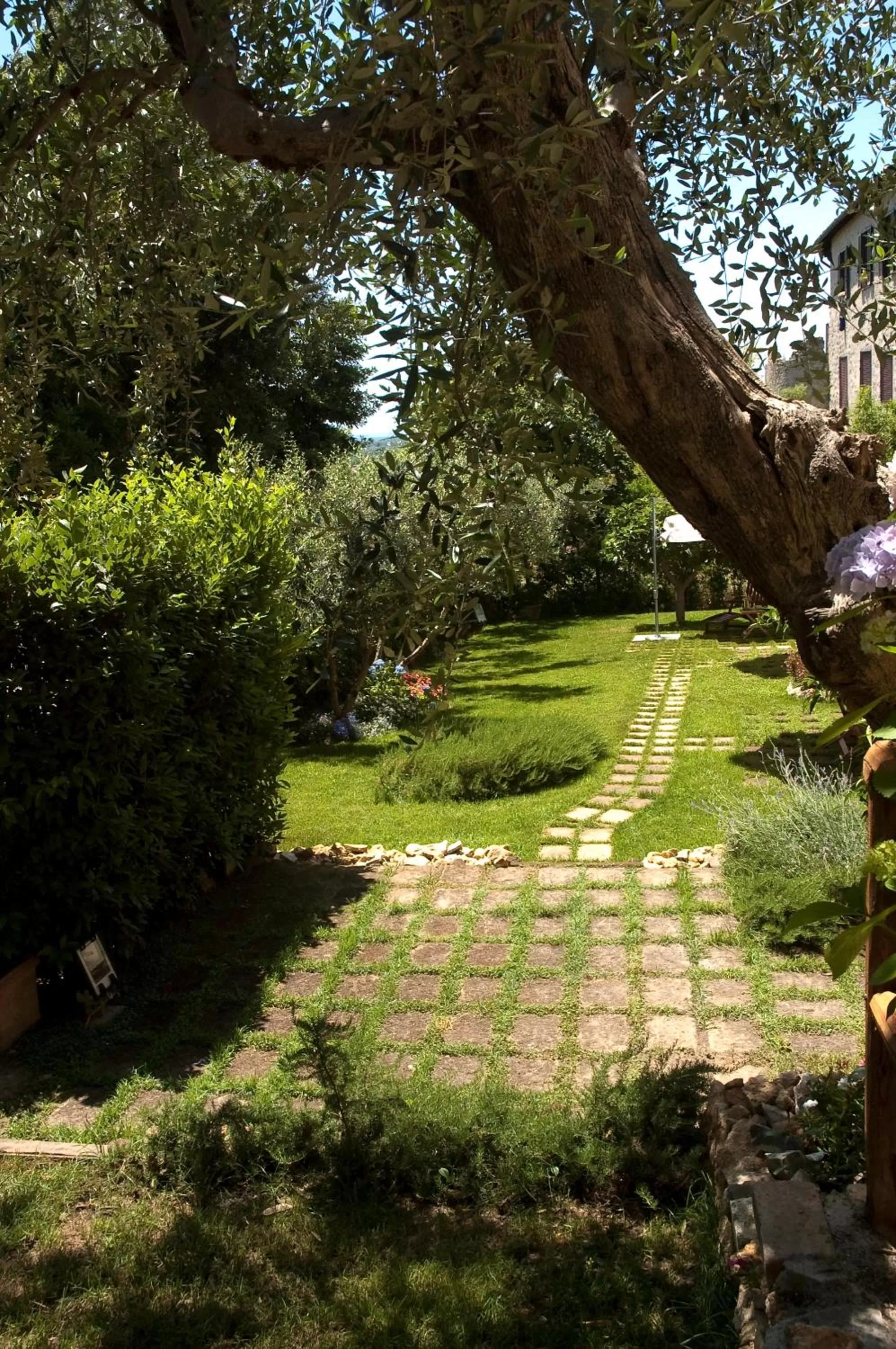 Garden in Locanda Delle Mura Anna De Croy