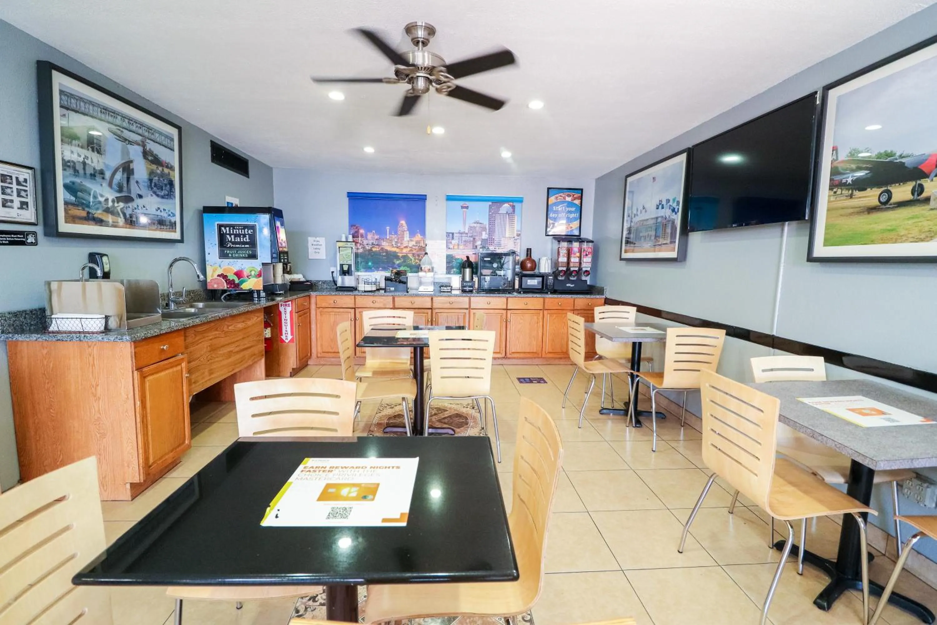 Restaurant/places to eat in Rodeway Inn San Antonio Lackland AFB - SeaWorld