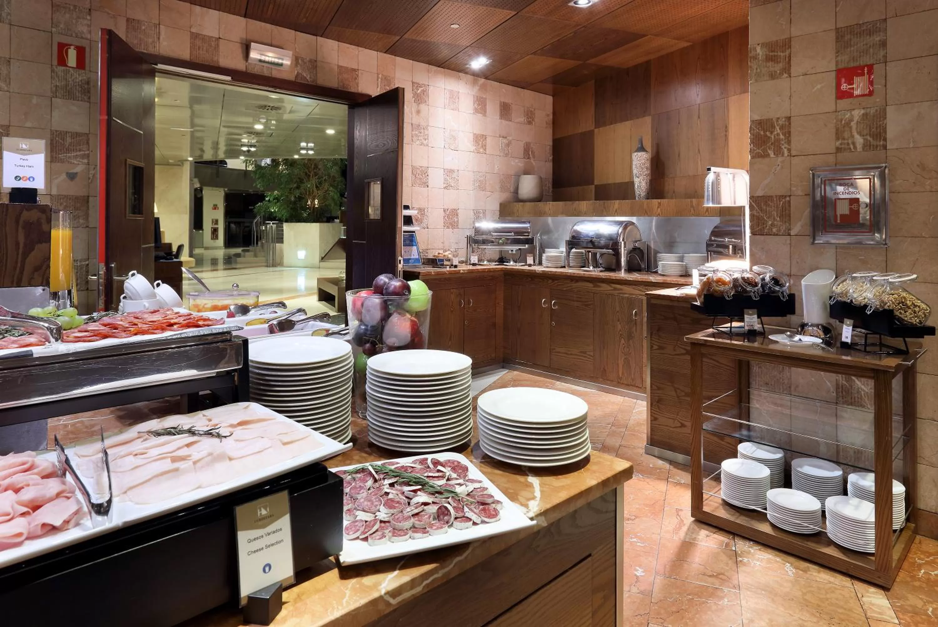 Restaurant/places to eat in Eurostars Suites Mirasierra