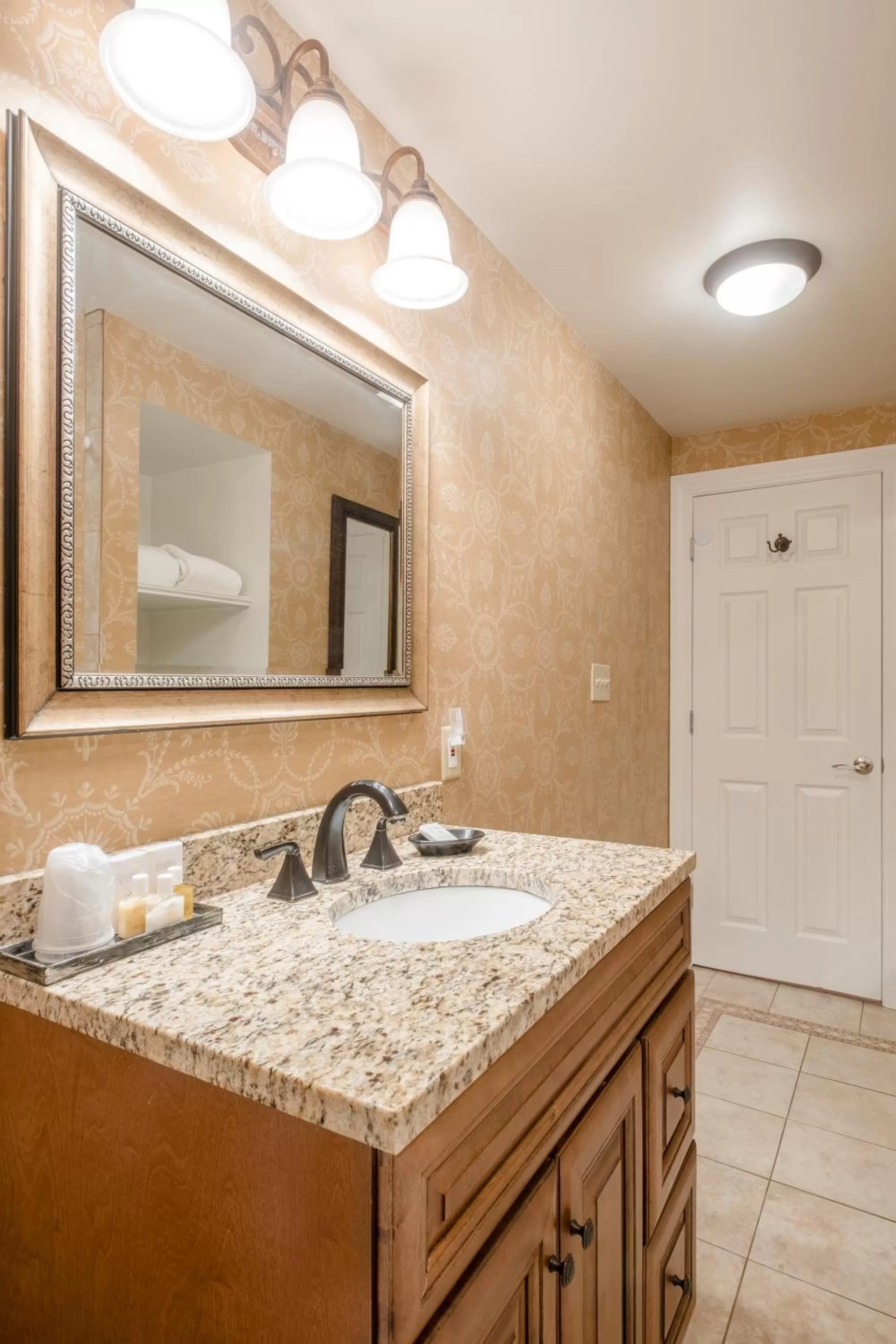 Bathroom in Red Coach Inn