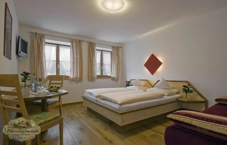 Bed in Landgasthof - Hotel Reindlschmiede