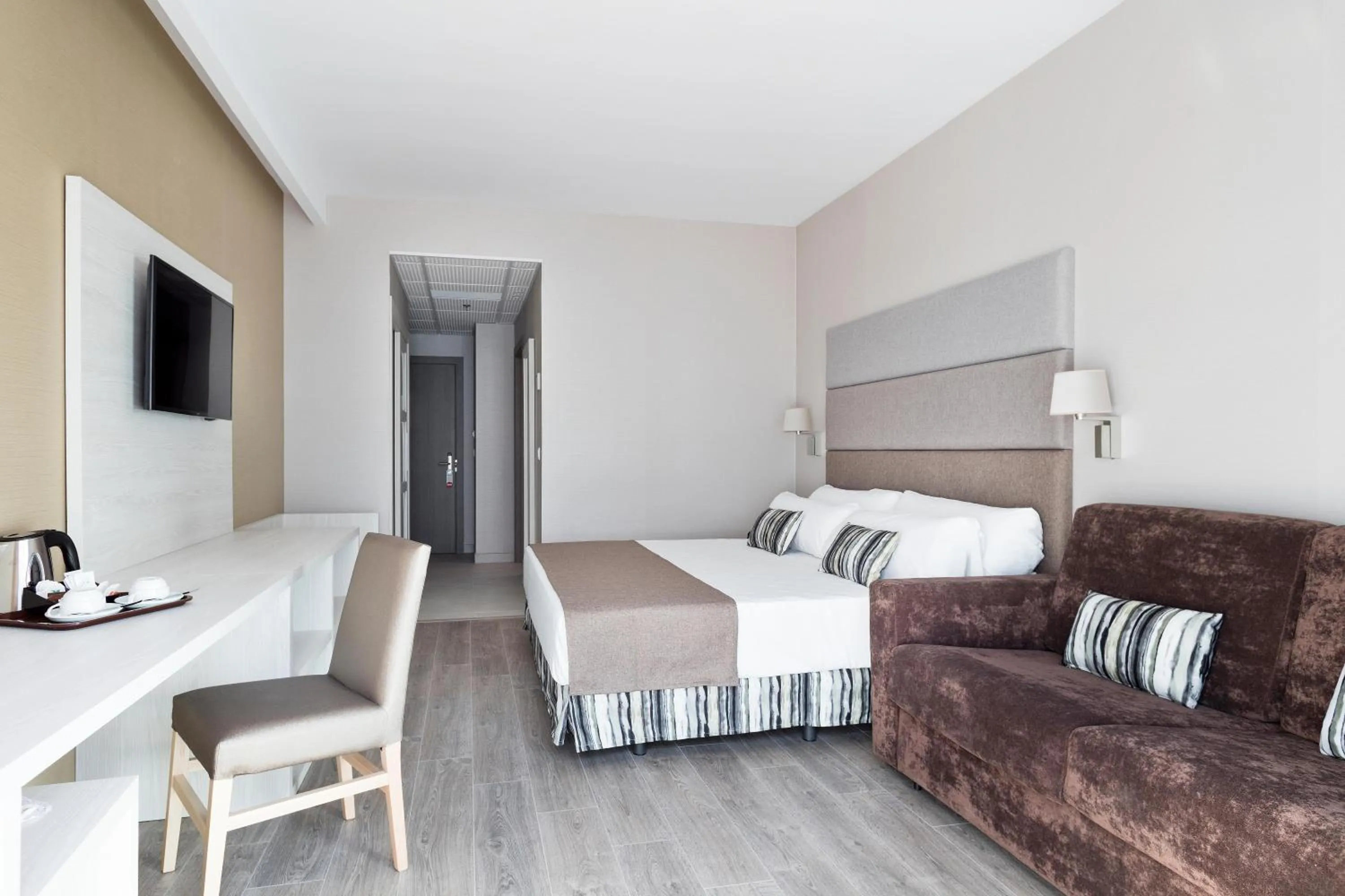 Photo of the whole room, Bed in Hotel Best Costa Ballena