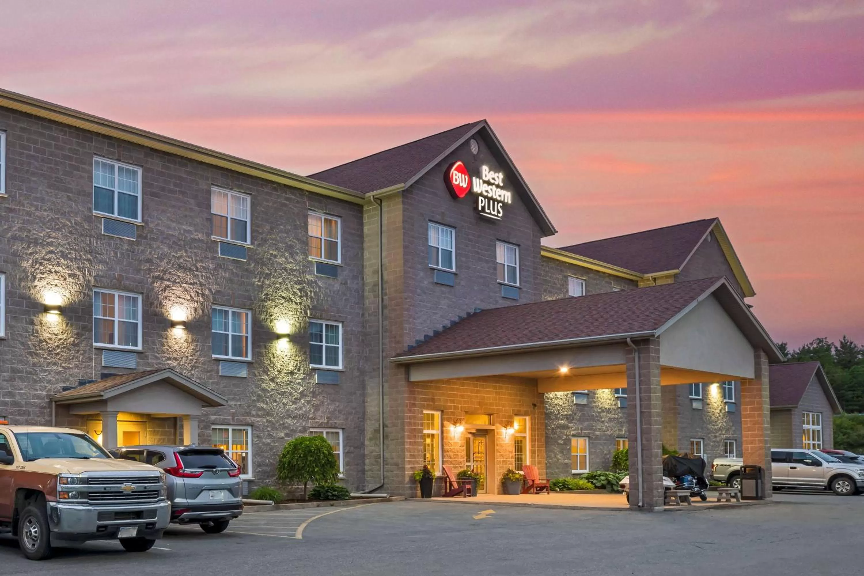 Property building in Best Western Plus Liverpool Hotel & Conference Centre