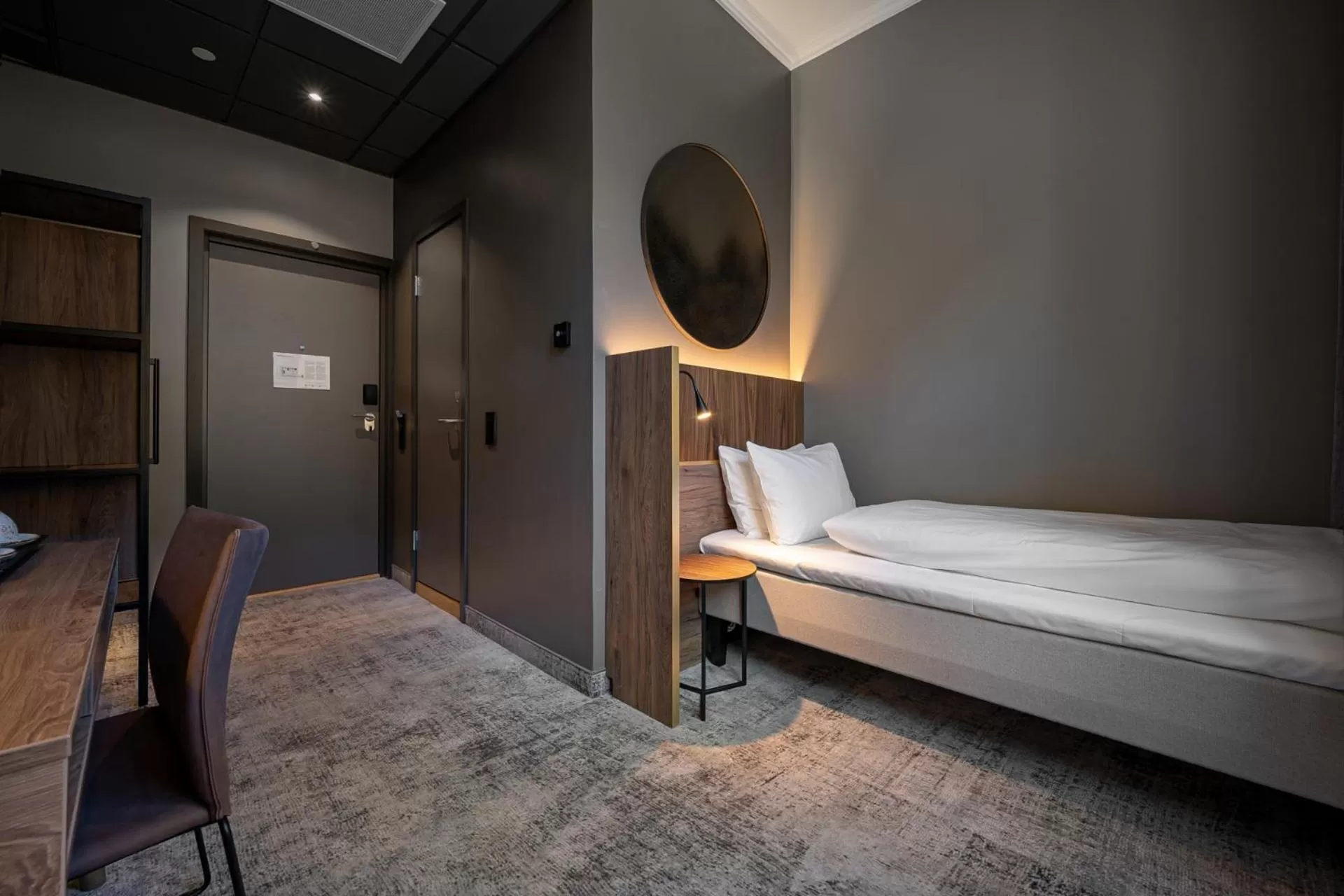 Bedroom, Bed in Karl Johan Hotel