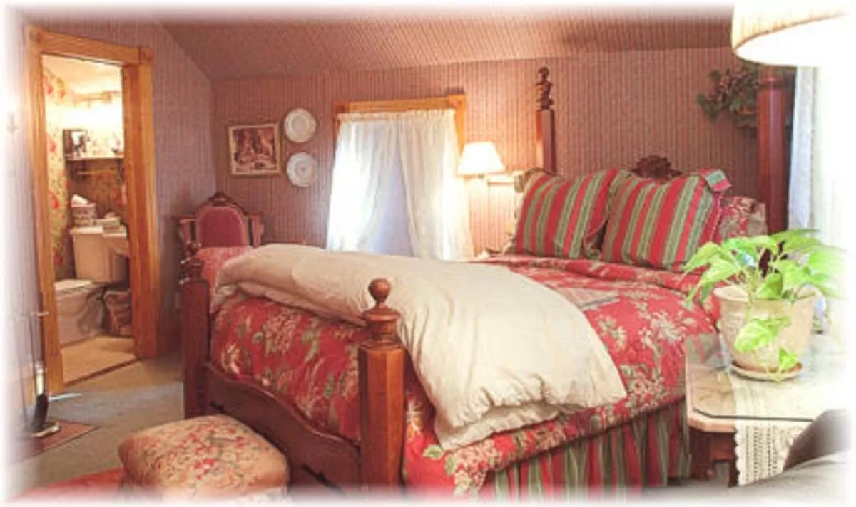 Bed in White Lace Inn