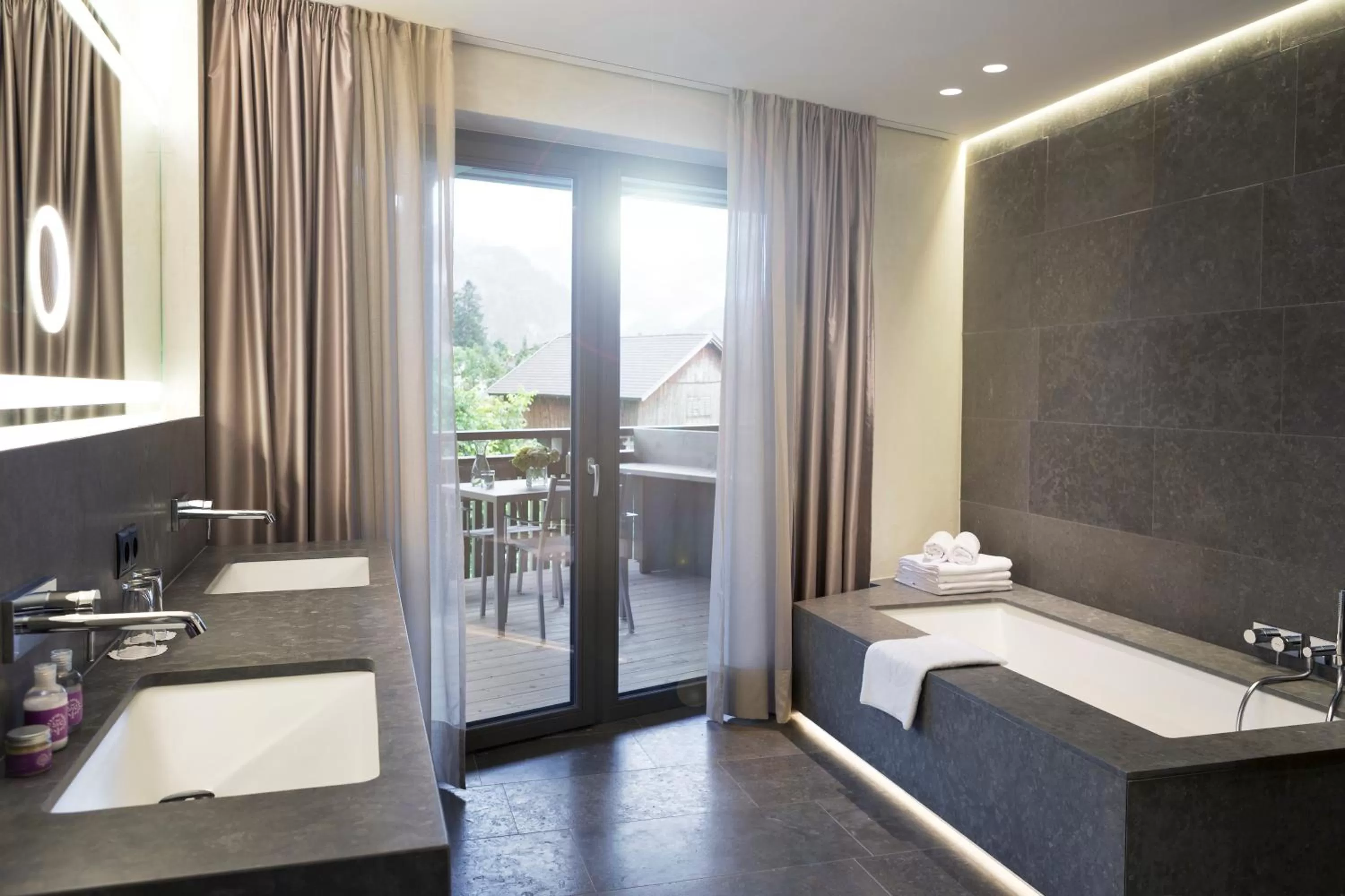 Bathroom, Bed in ElisabethHotel Premium Private Retreat- Adults only