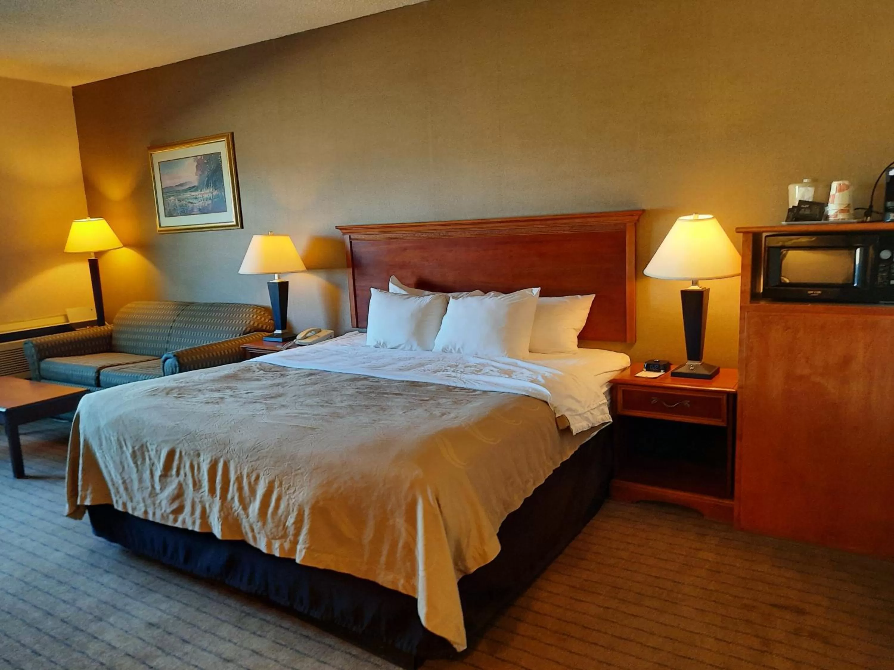 Bedroom, Bed in Quality Inn & Suites Grants - I-40