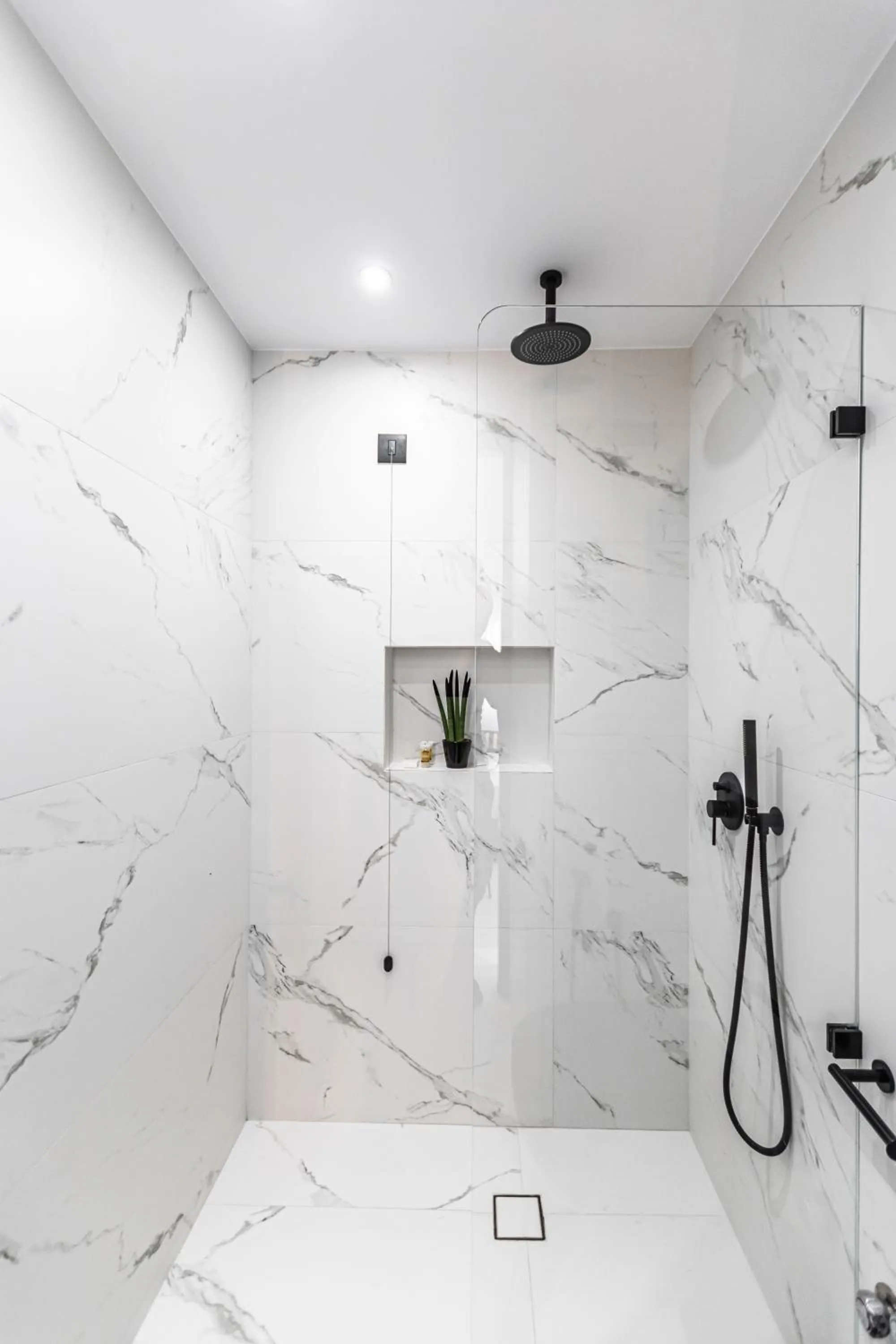 Shower in Hotel Palatia