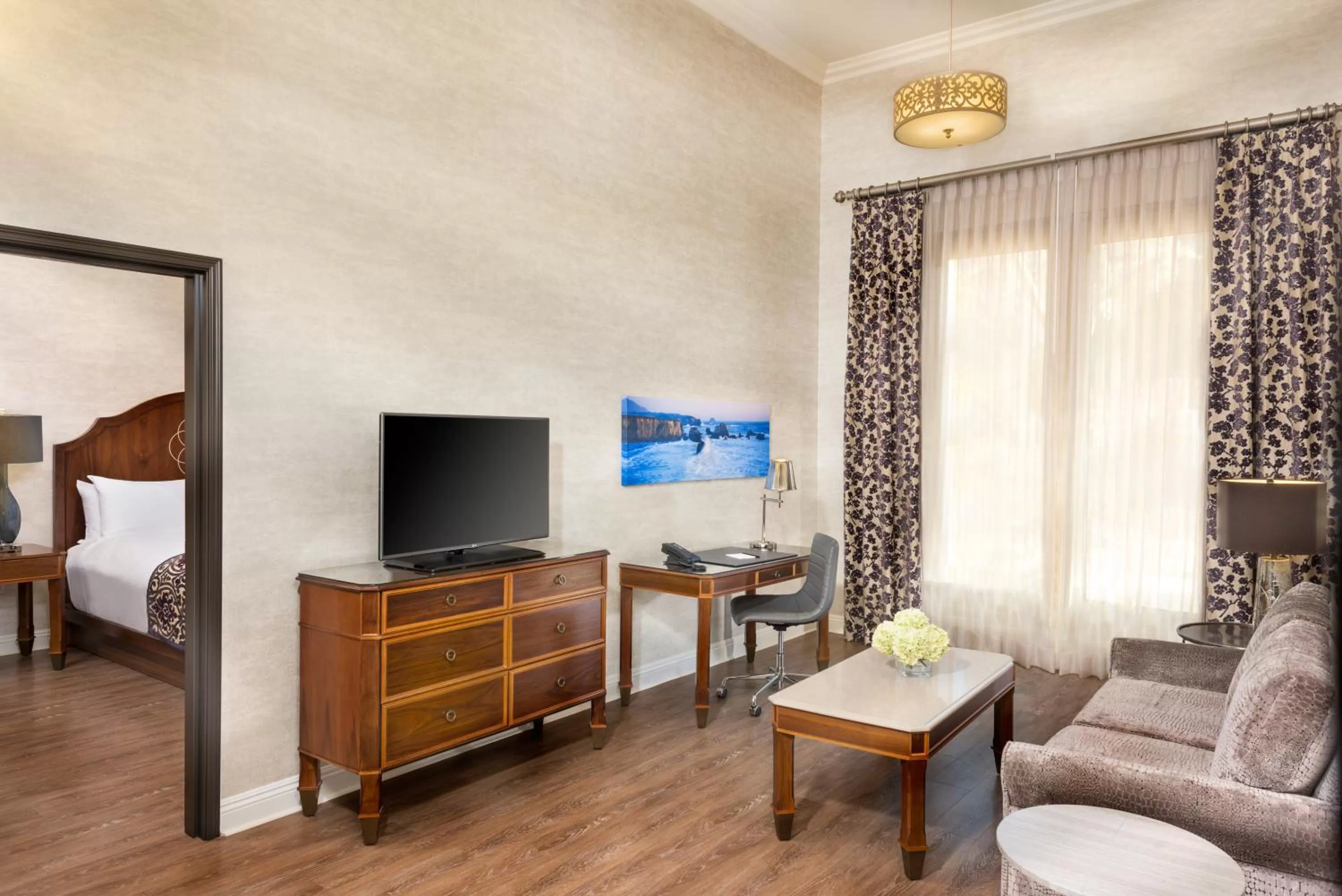 TV and multimedia, Bed in Allegretto Vineyard Resort Paso Robles