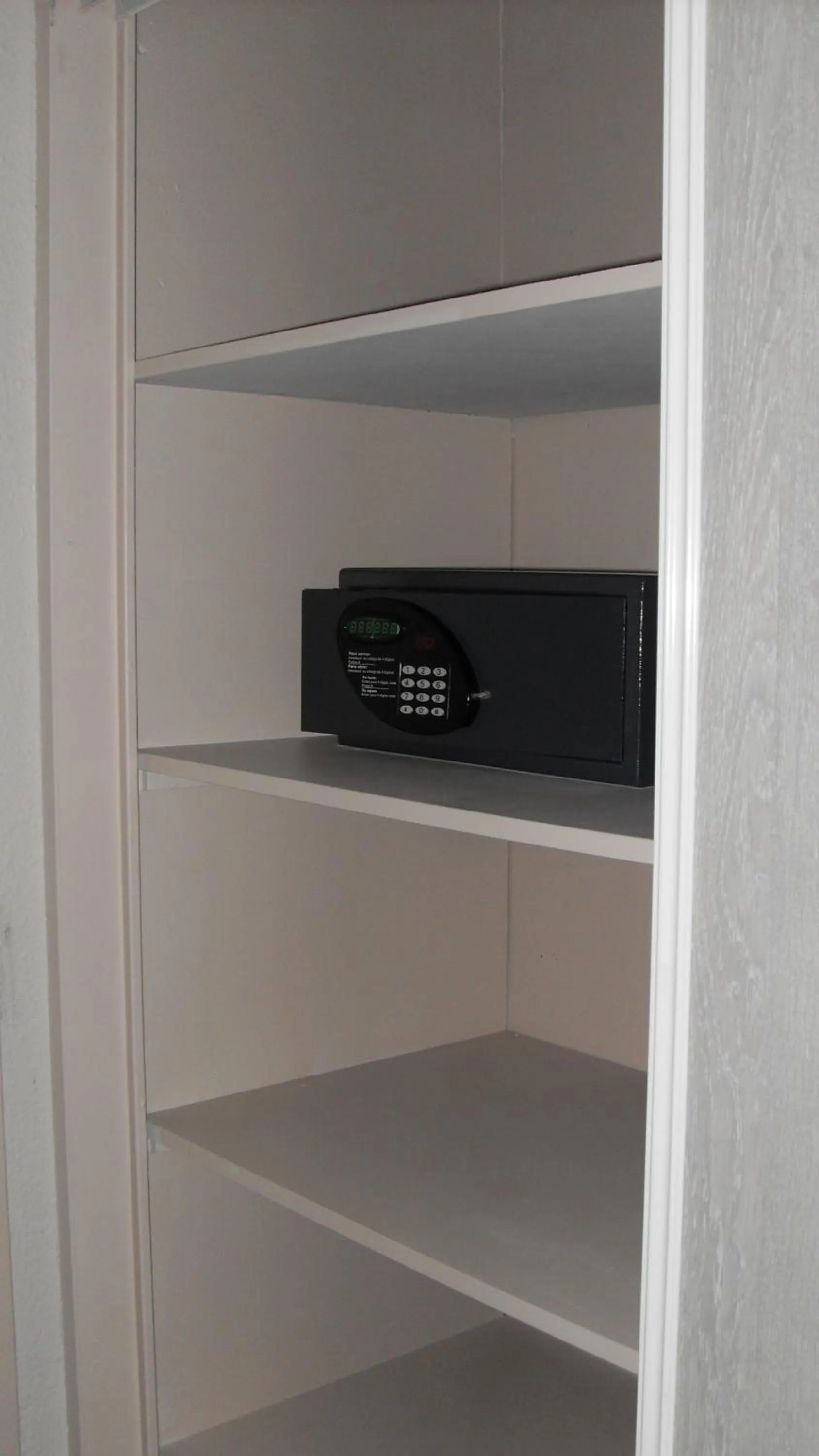 Bedroom in Hôtel & Restaurant des Remparts