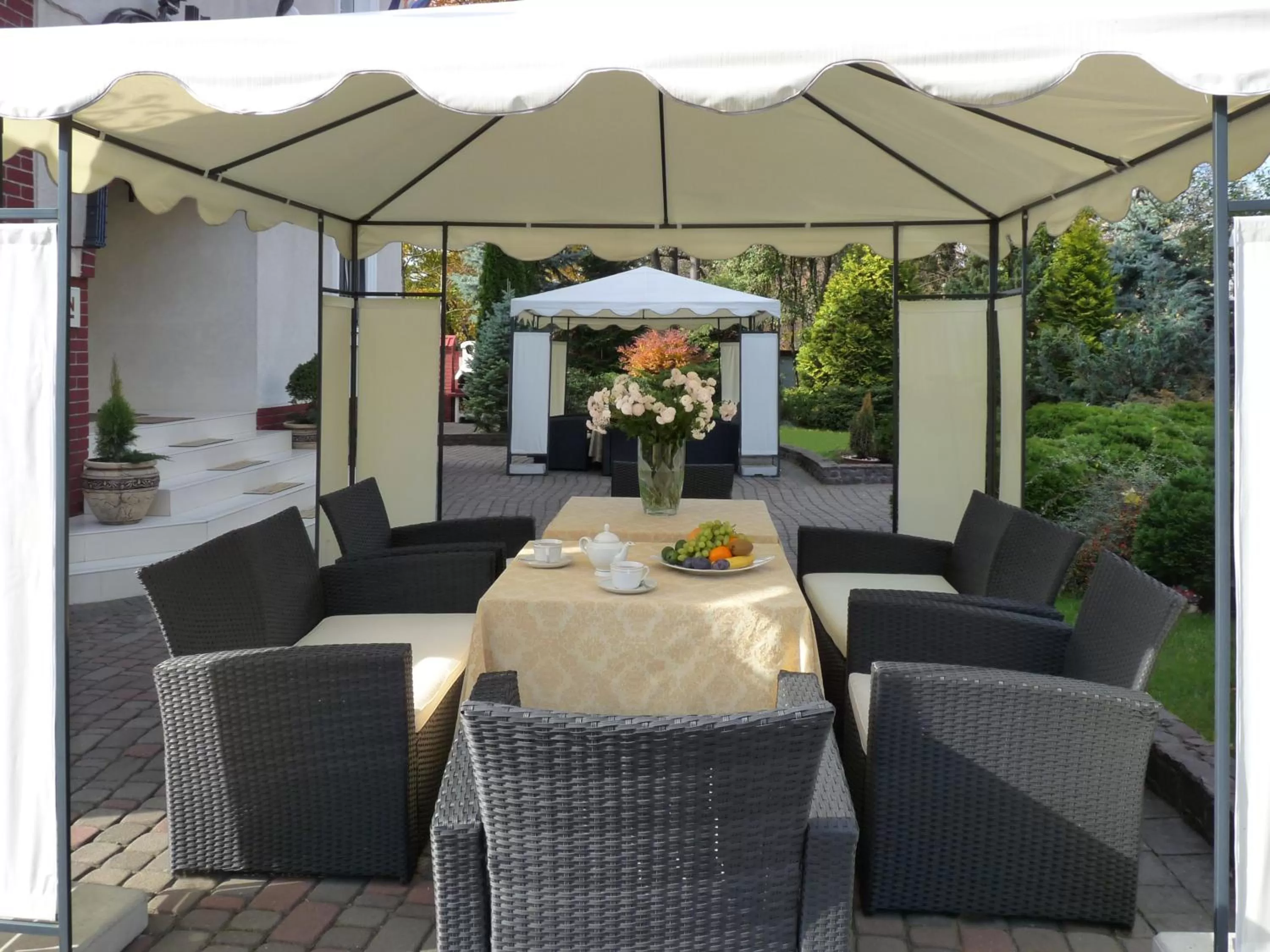 Patio, Restaurant/Places to Eat in Economy room in Hotel Eney