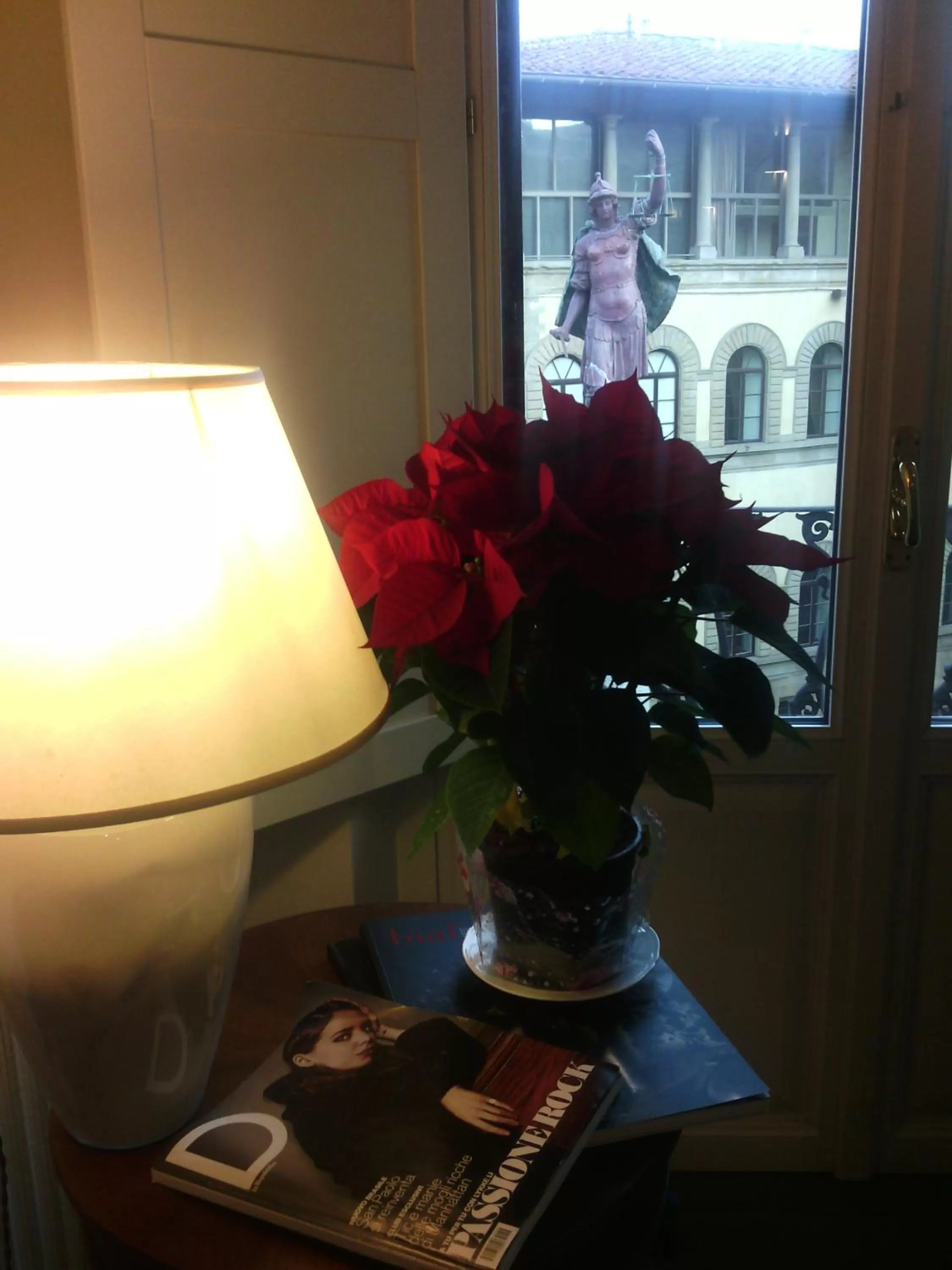 Decorative detail in Tornabuoni View