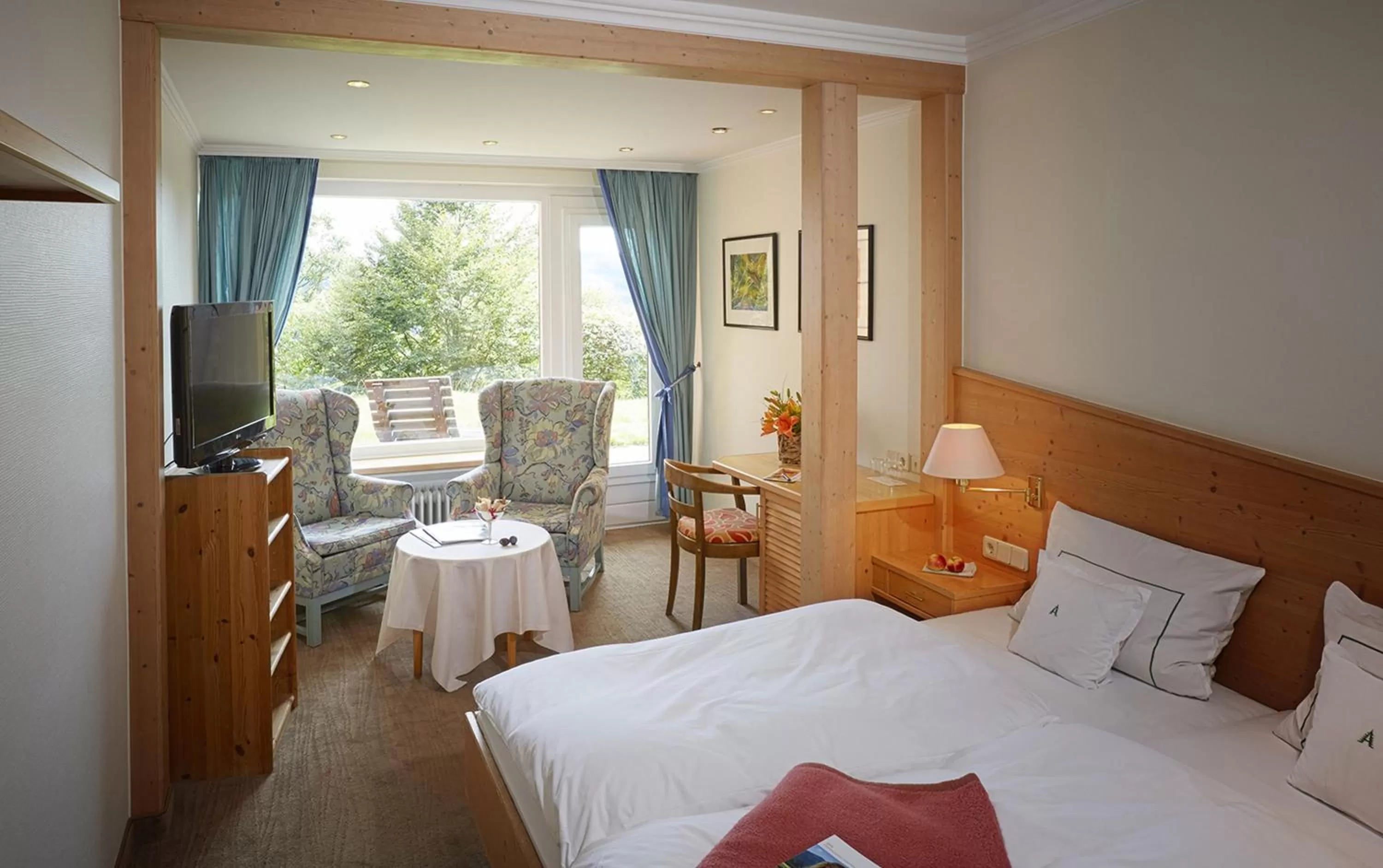 Photo of the whole room, Bed in Waldhaus Ohlenbach