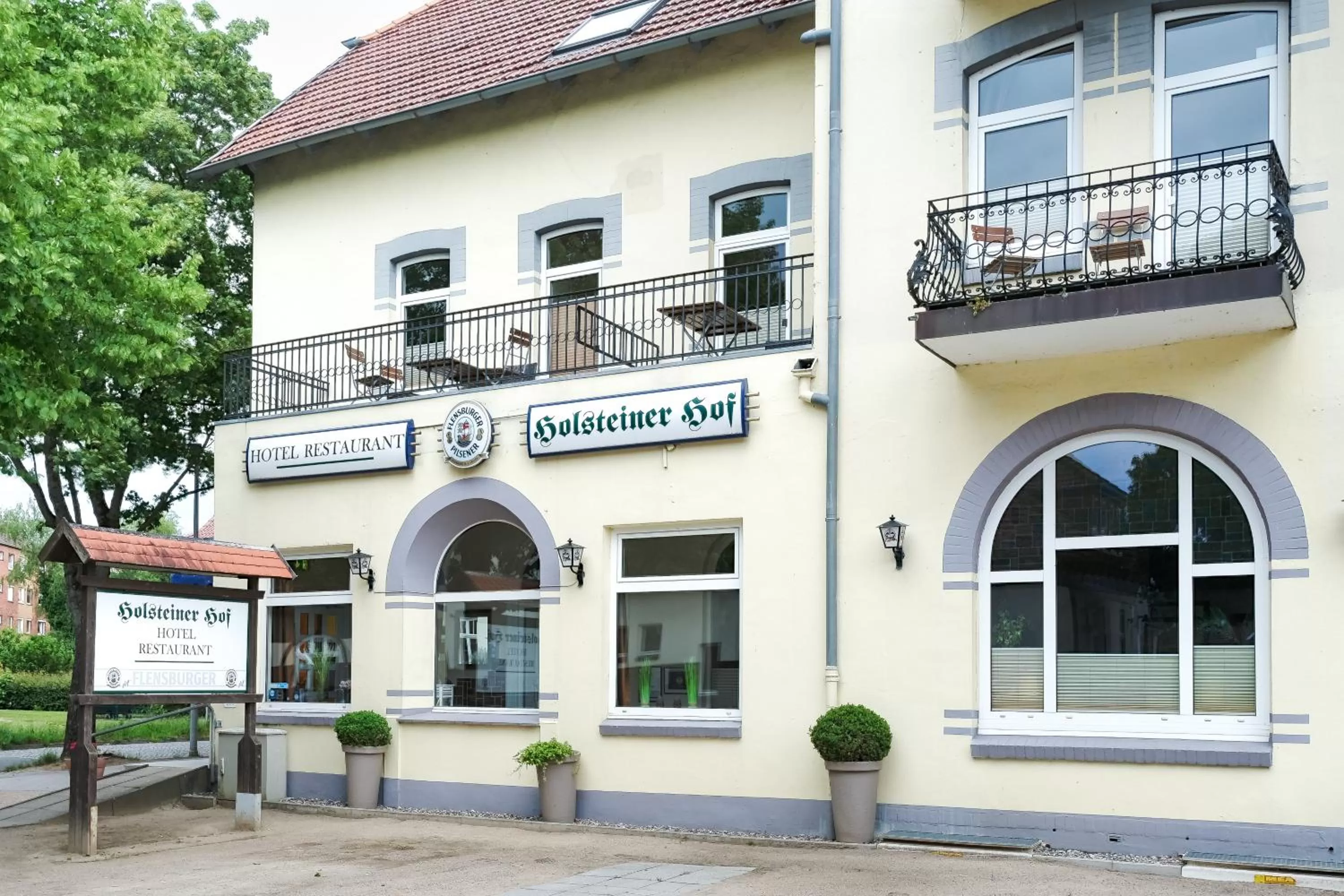 Property building in Hotel-Restaurant Holsteiner Hof
