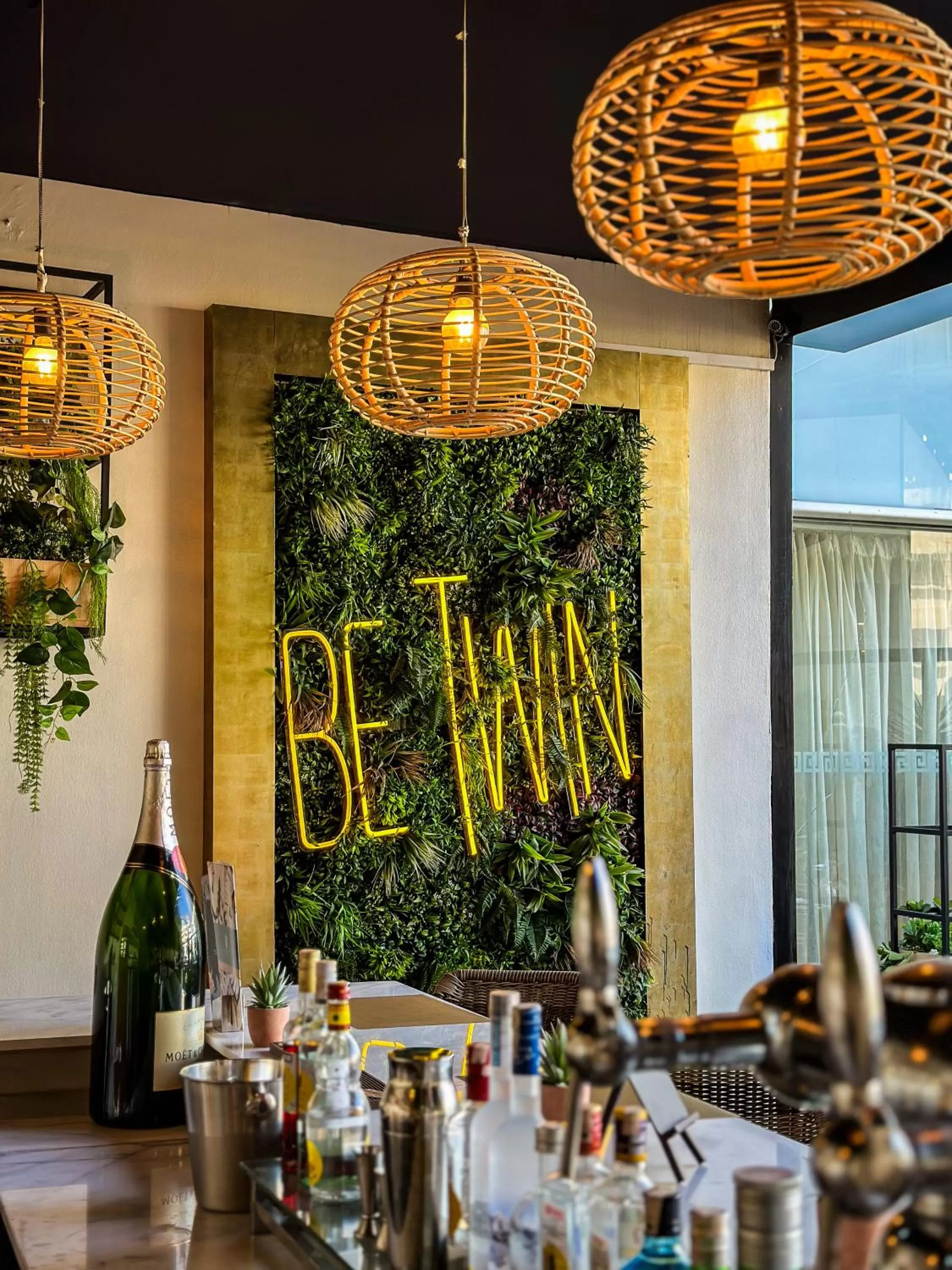 Restaurant/places to eat in Kenzi Tower Hotel