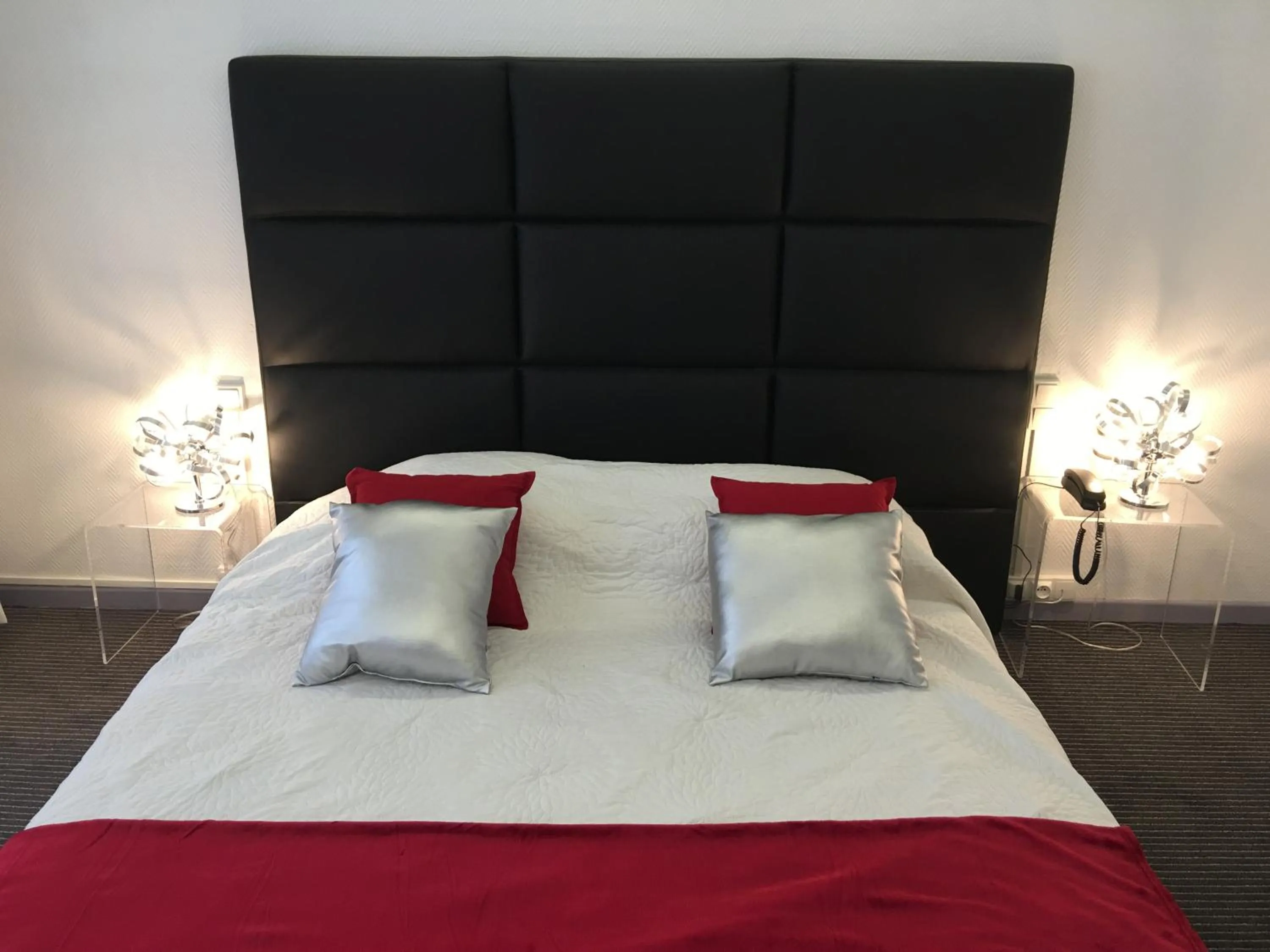 Bedroom, Bed in Hôtel Le Capitole