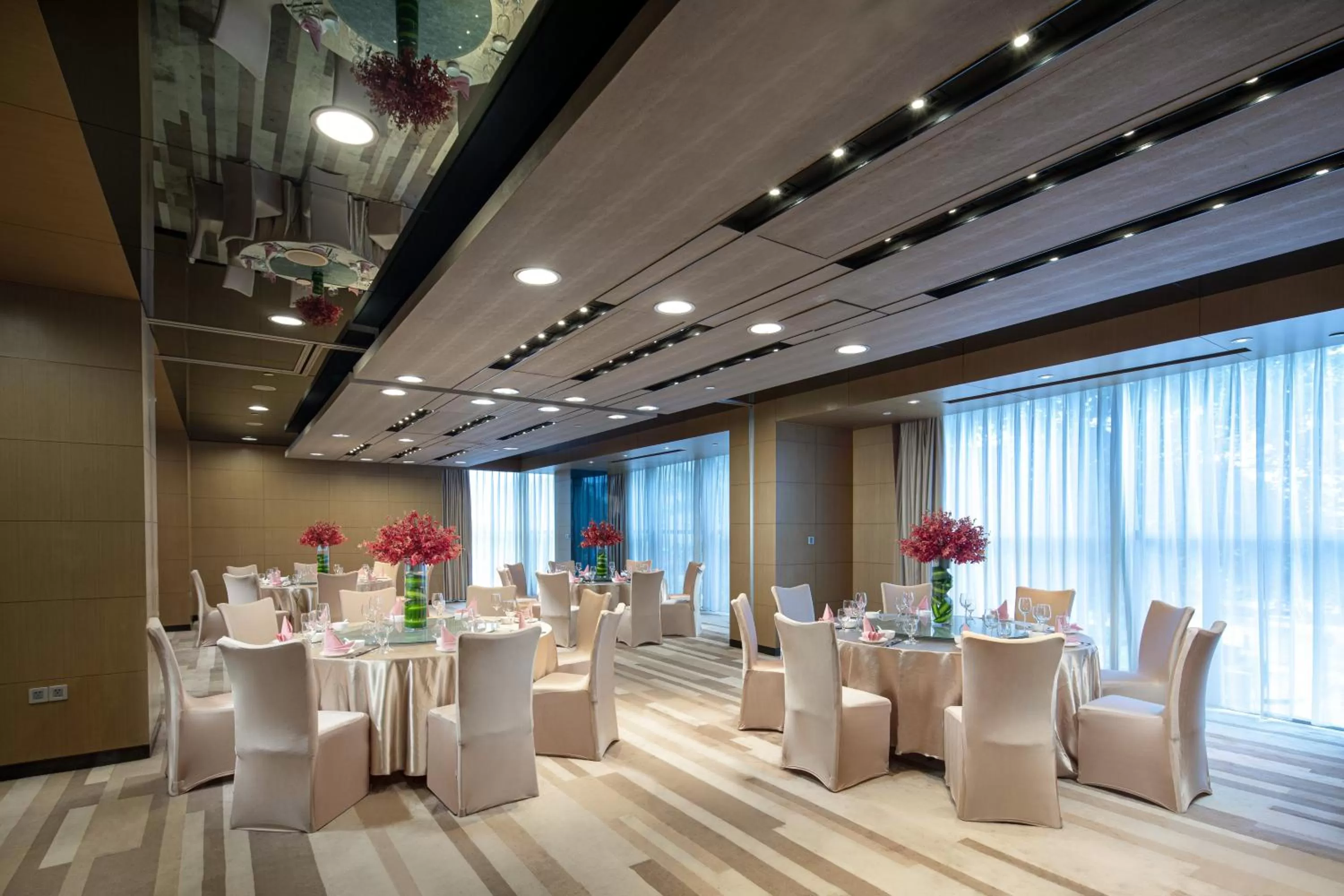 Restaurant/places to eat in Crowne Plaza Guangzhou Huadu by IHG