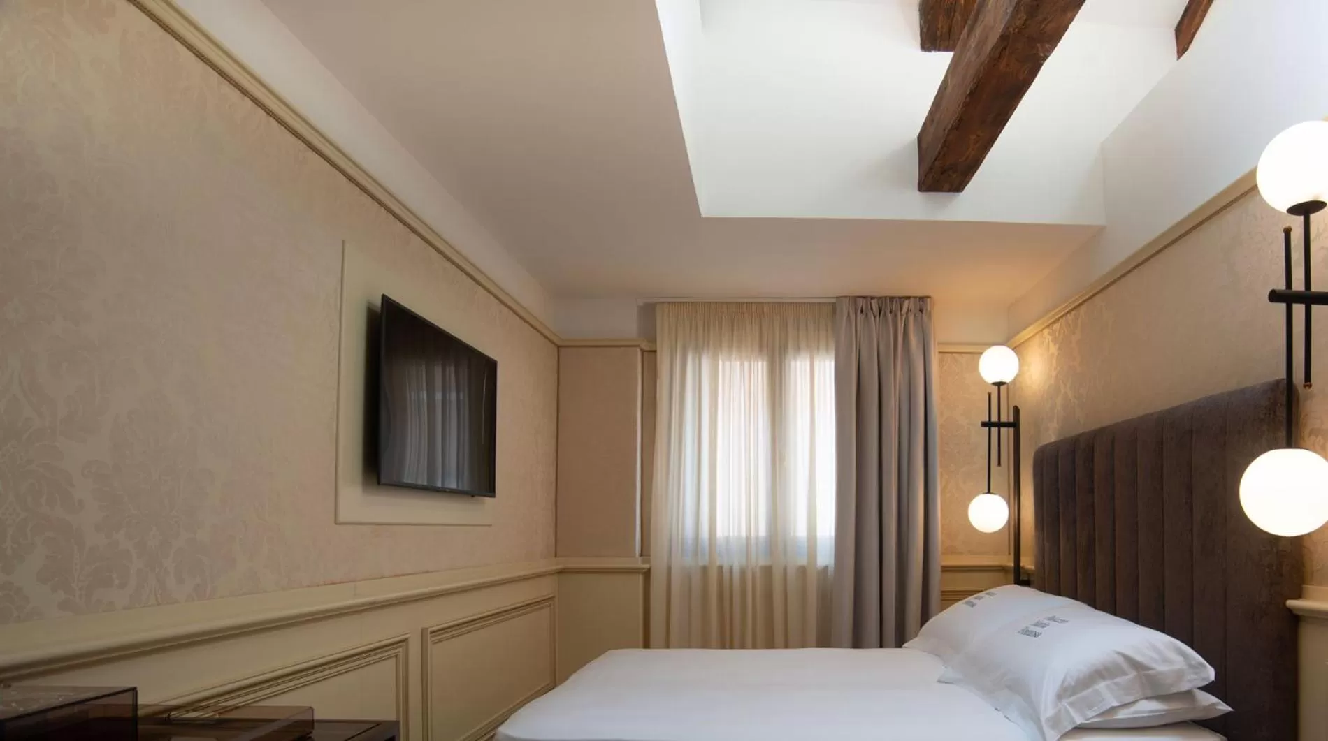 Bed in Eight Venezia