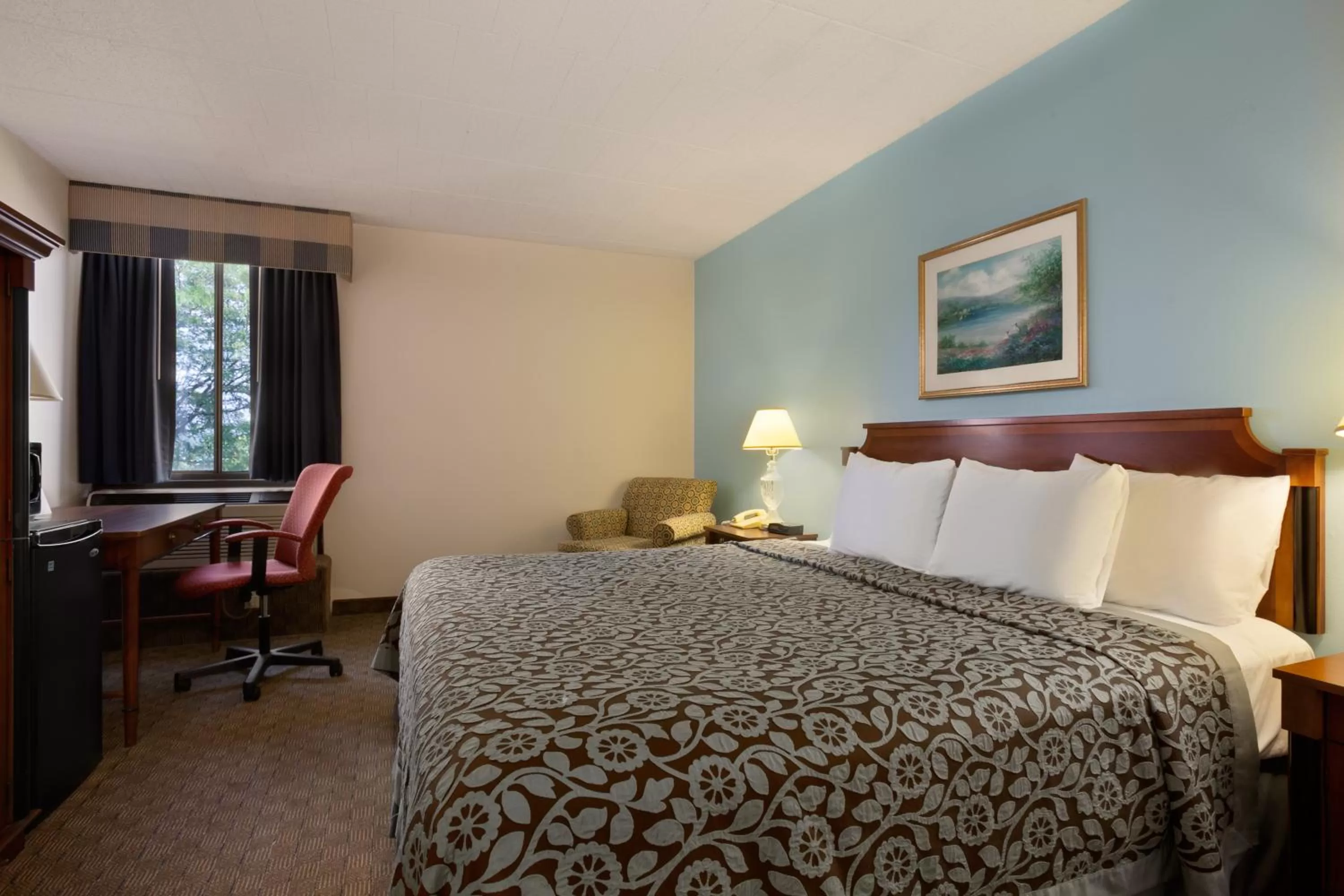 Bed in Days Inn by Wyndham Reading Wyomissing