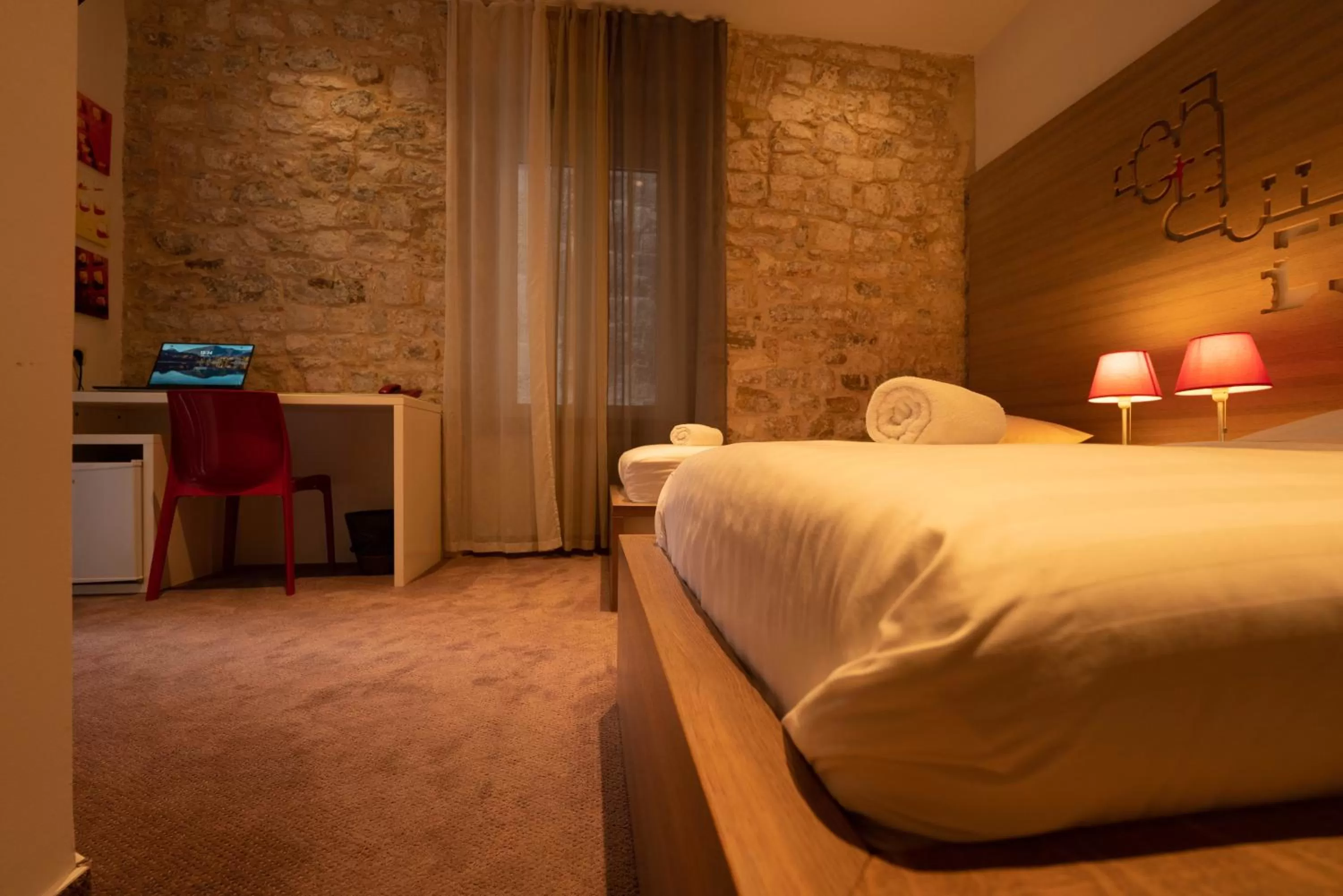 Bed in Slavija Culture Heritage Hotel