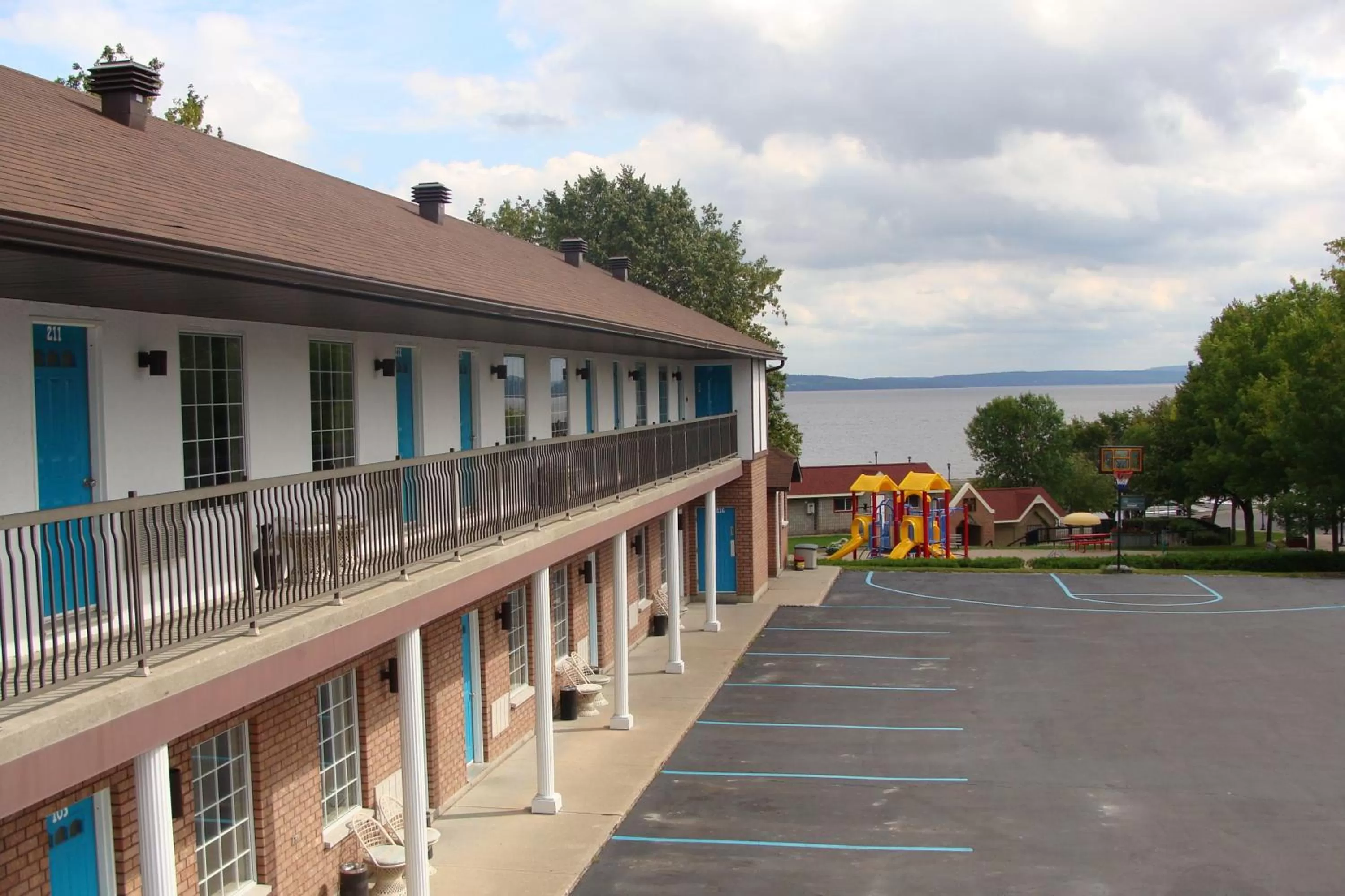 Facade/entrance, Property Building in Leisure Inn