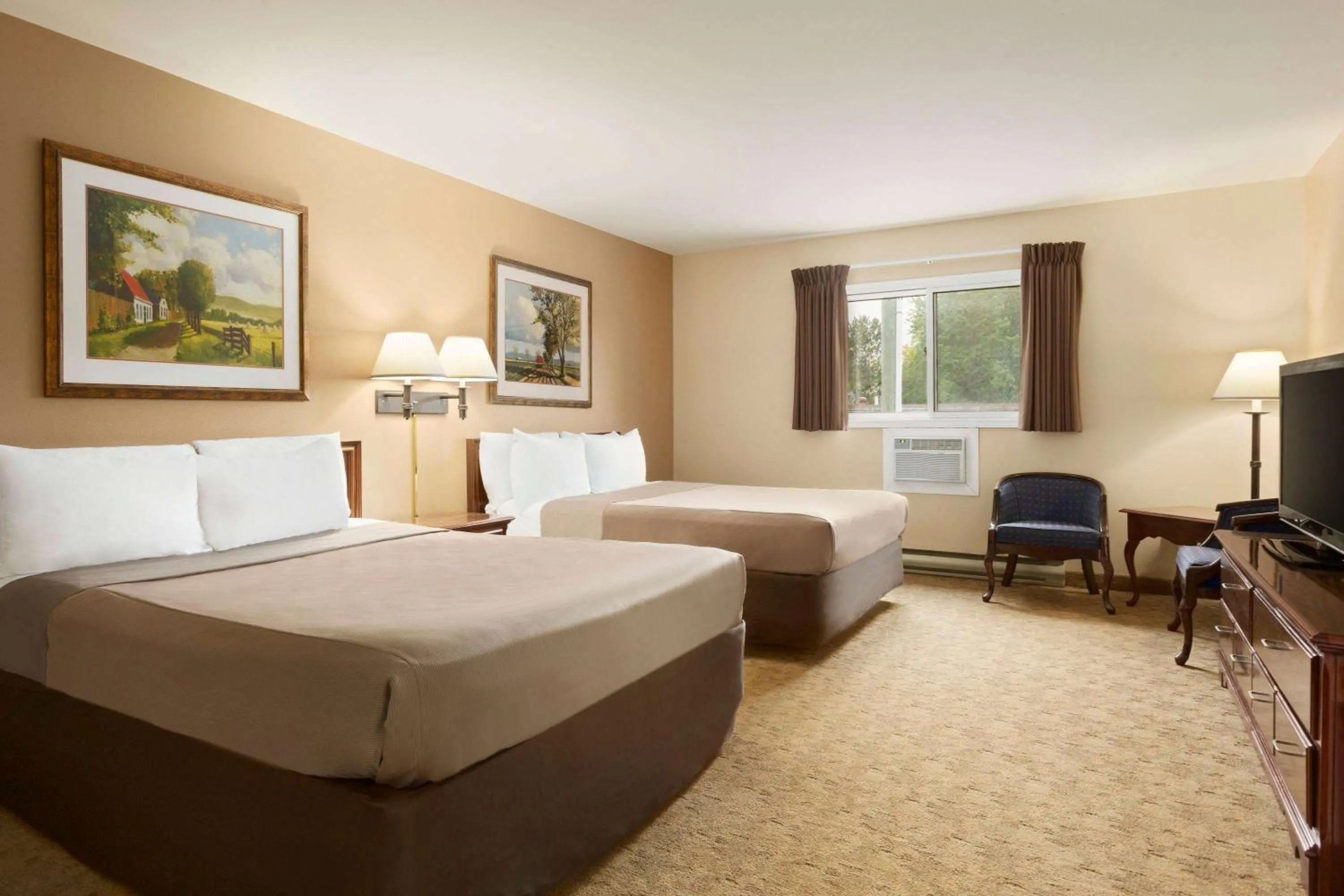 Photo of the whole room, Bed in Travelodge by Wyndham Kenora